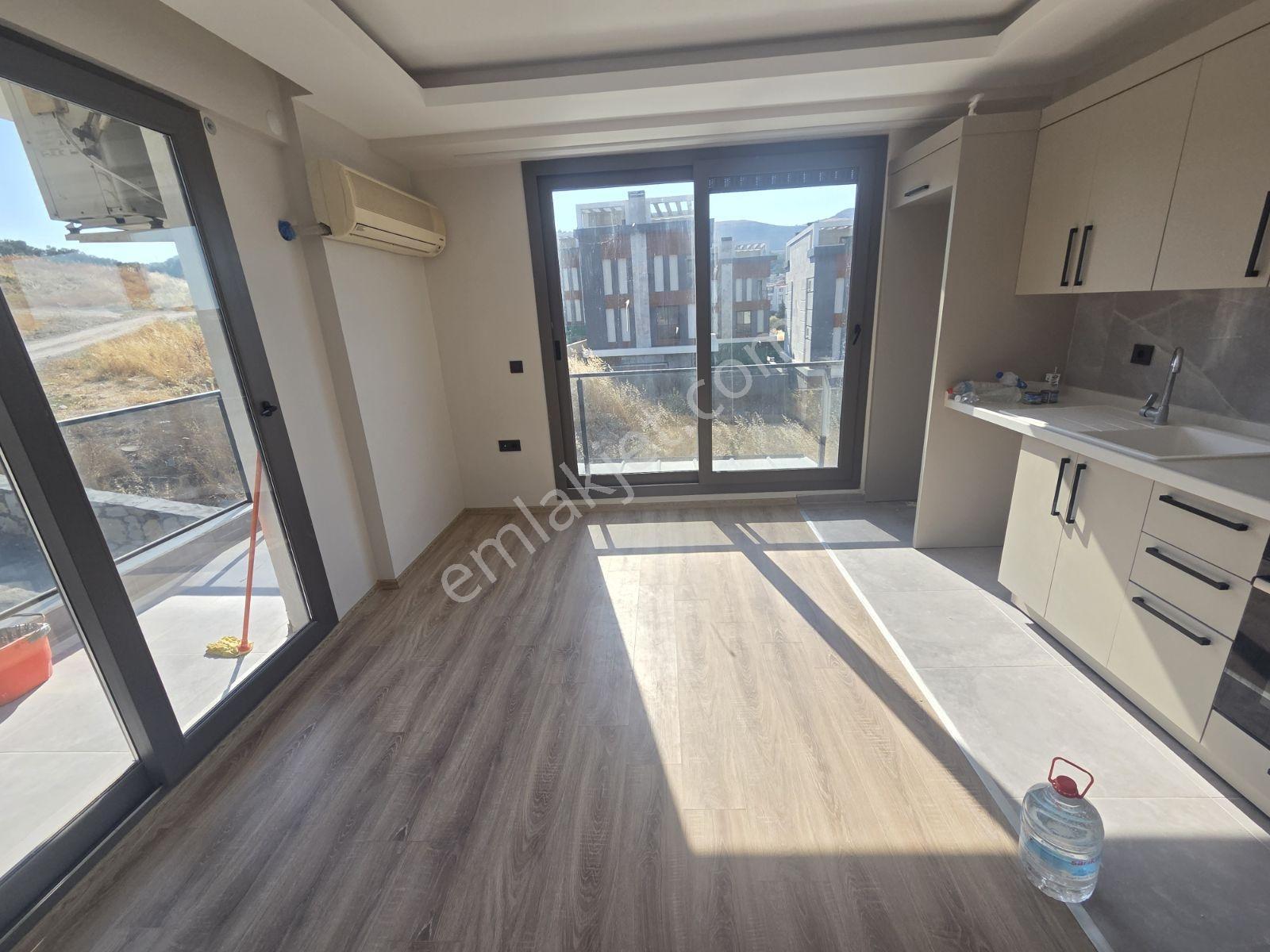 Yenifoça'da Kiralık Çok Temiz 1+1 Daire - Görsel 18