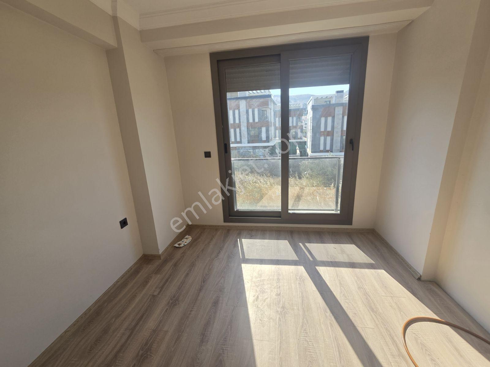 Yenifoça'da Kiralık Çok Temiz 1+1 Daire - Görsel 14