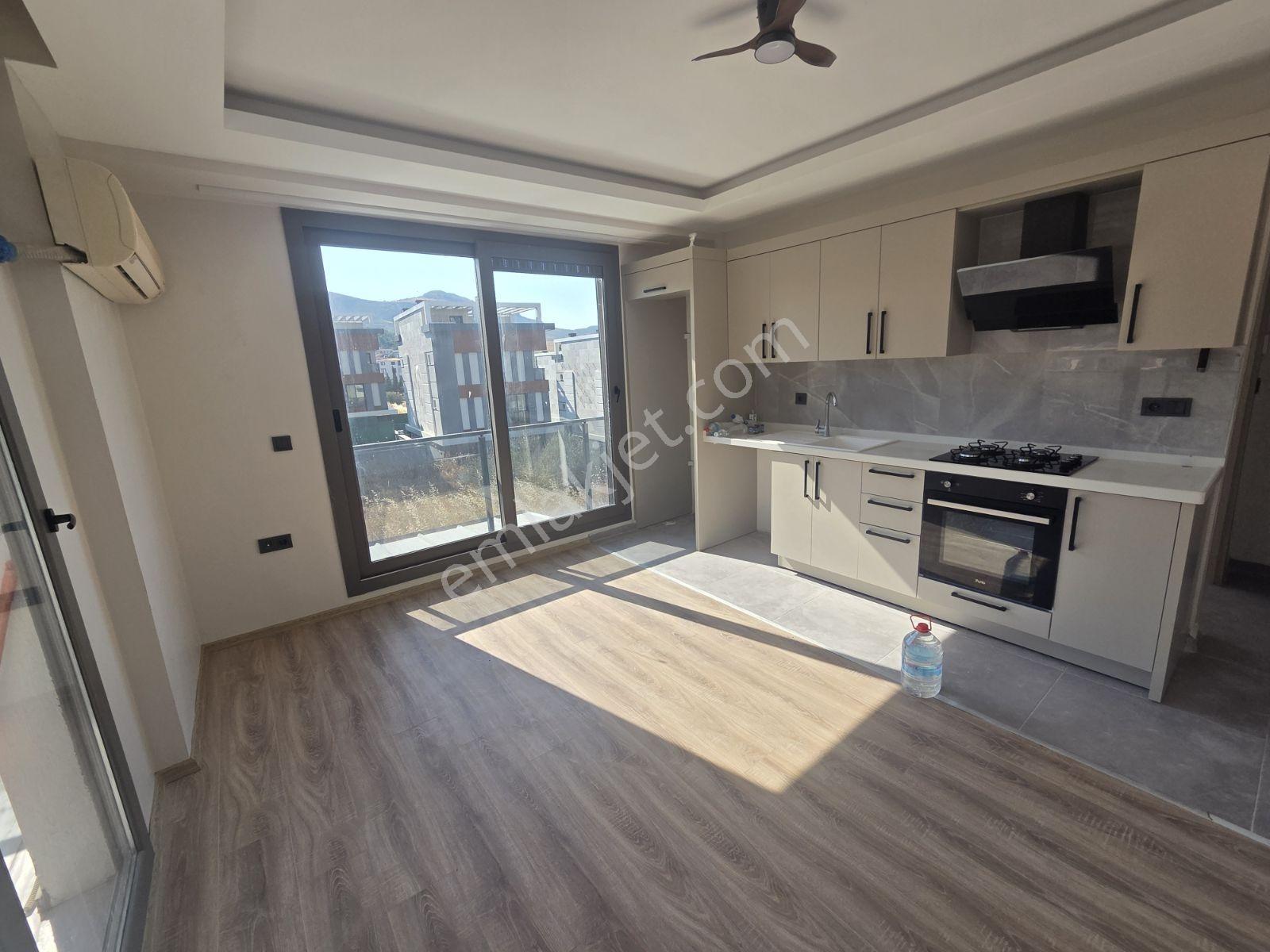 Yenifoça'da Kiralık Çok Temiz 1+1 Daire - Görsel 10