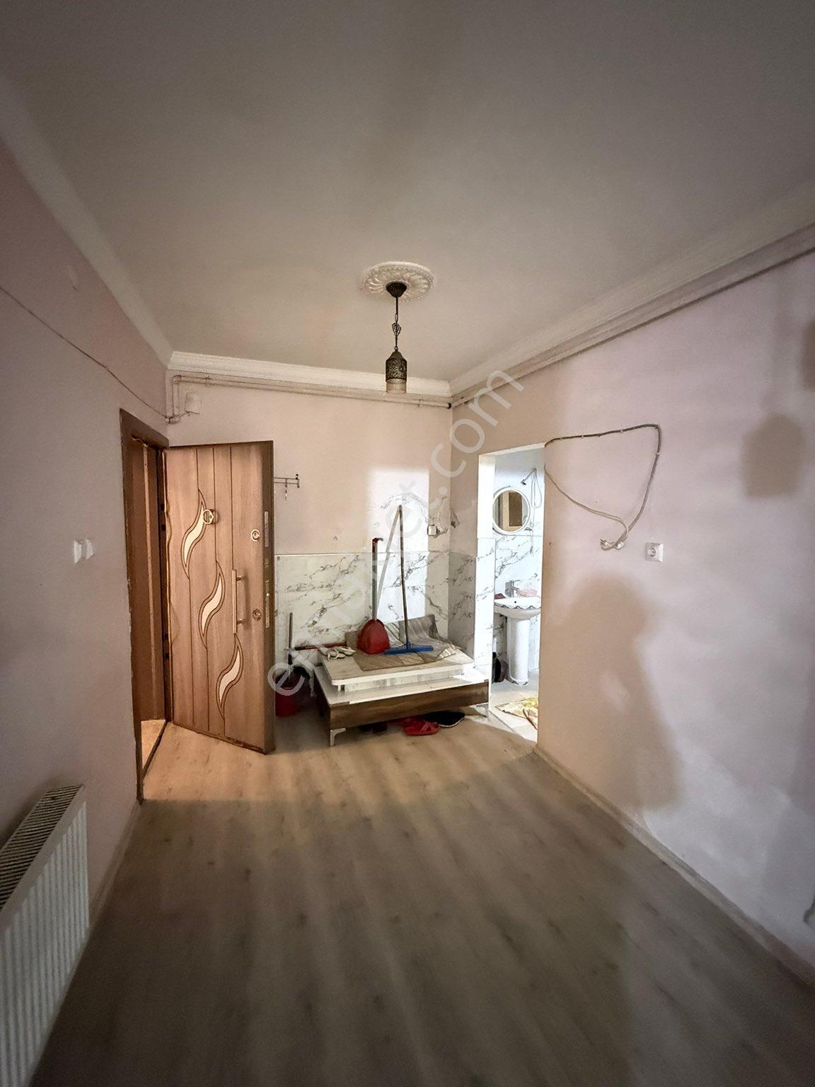 Talimhane Mahallesinde İci Az Masraflı Satılık Daire - Görsel 11