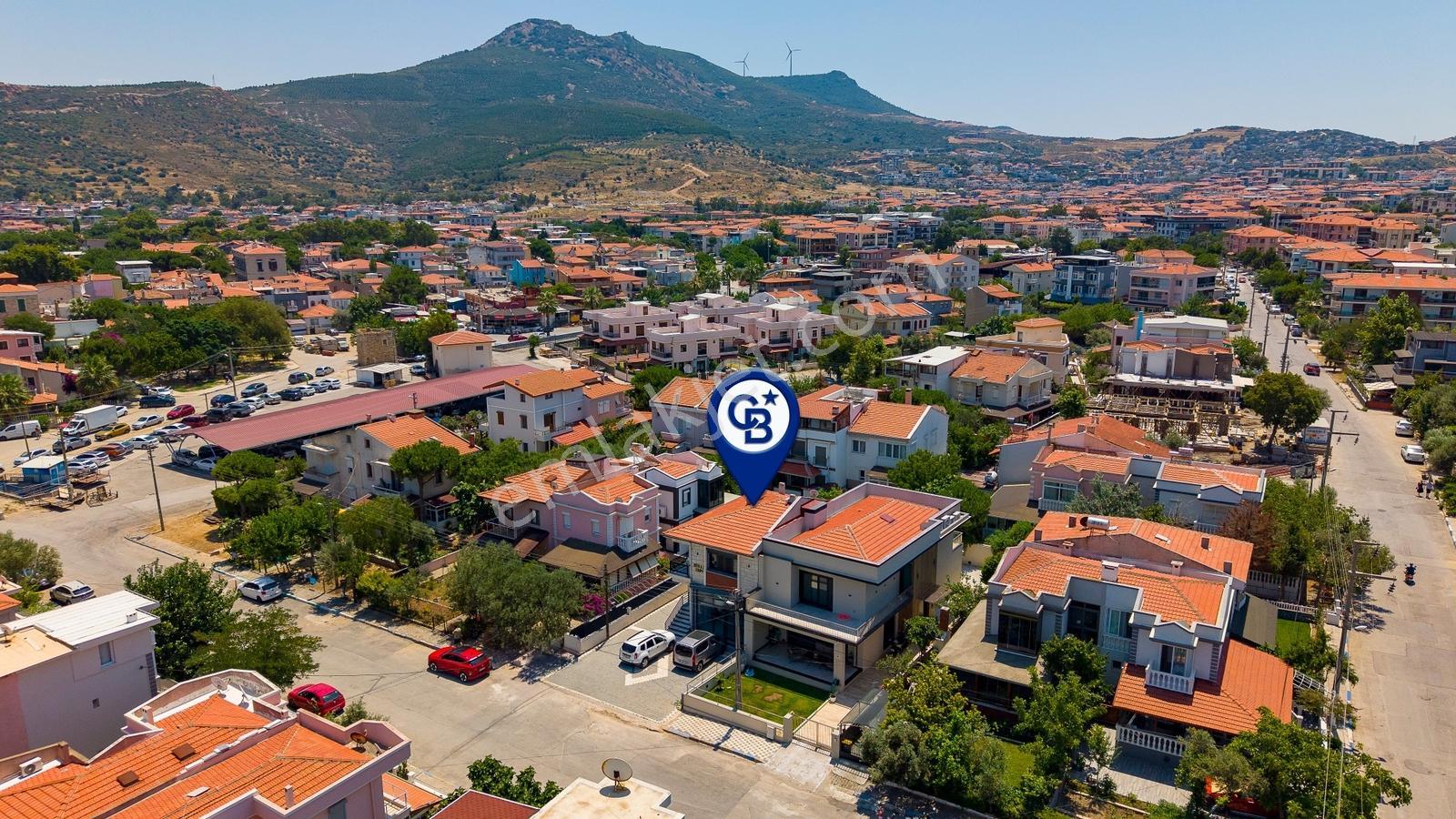 Yenifoça Pazar Yeri'nin En İşlek Caddesinde Otoparklı Dükkan - Görsel 28
