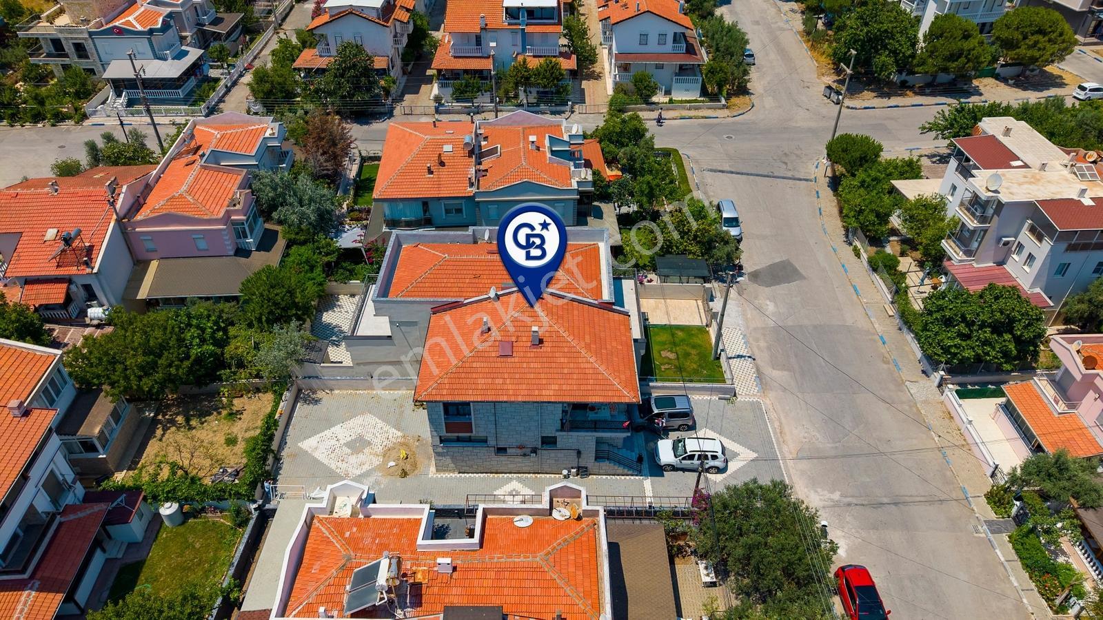 Yenifoça Pazar Yeri'nin En İşlek Caddesinde Otoparklı Dükkan - Görsel 31