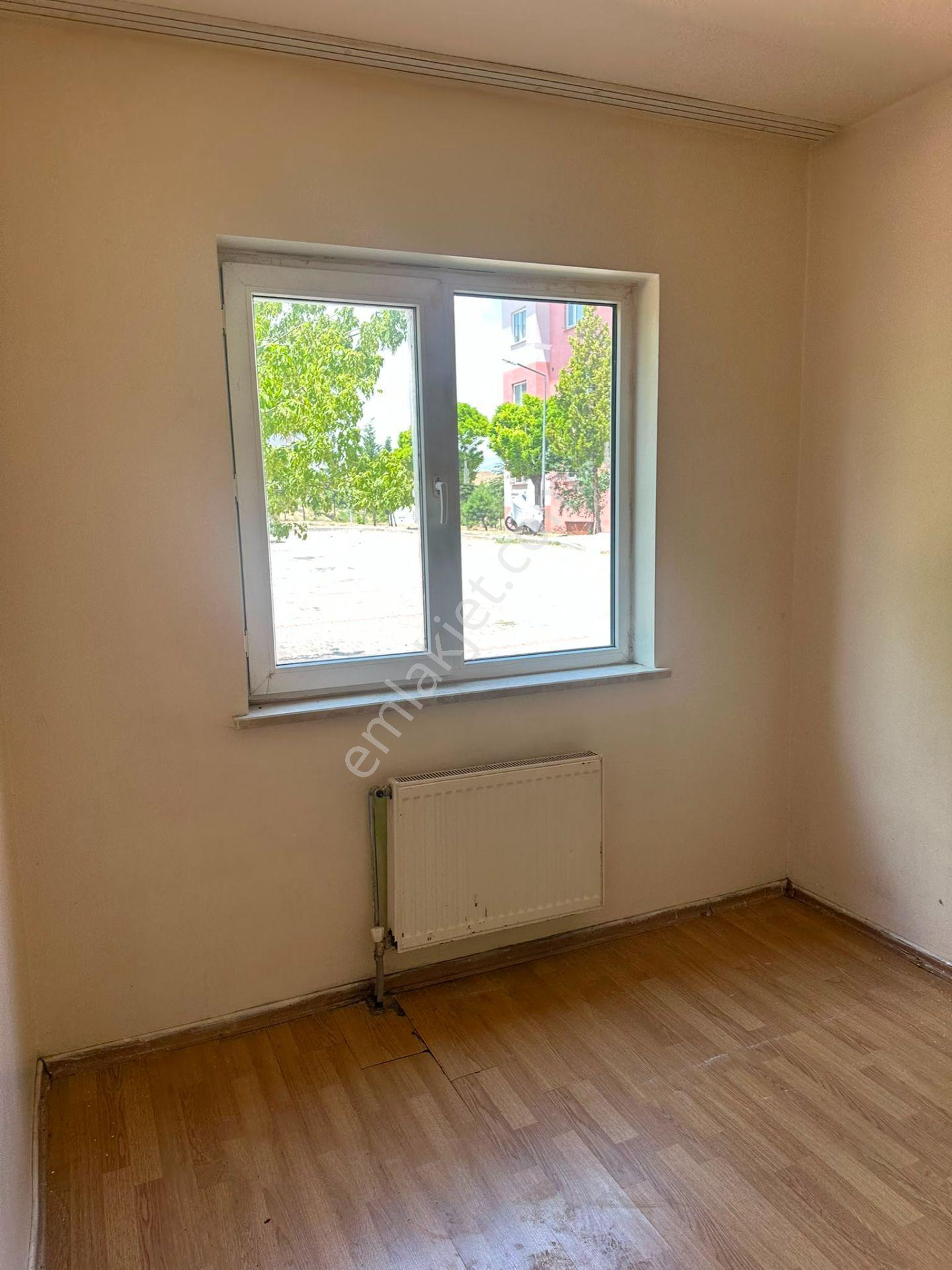 Salih Emlak 'tan Meram Gödene'de Kiralık 1+1 Yüksek Giriş Daire - Görsel 12