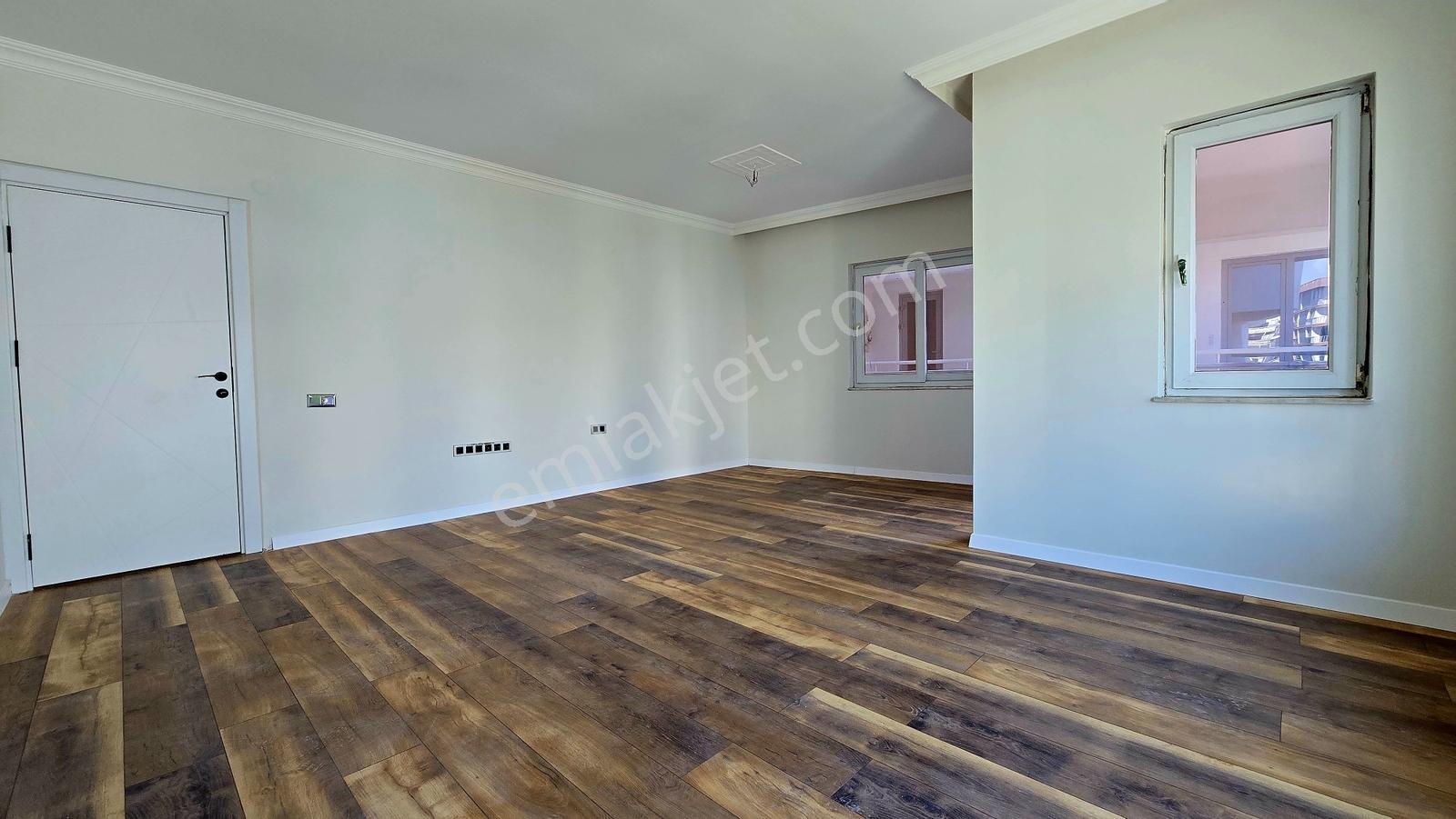 Güllük Cad Üstü, Denize Yürme Mesafe,tadilatlı 3+1 Satılık - Görsel 13