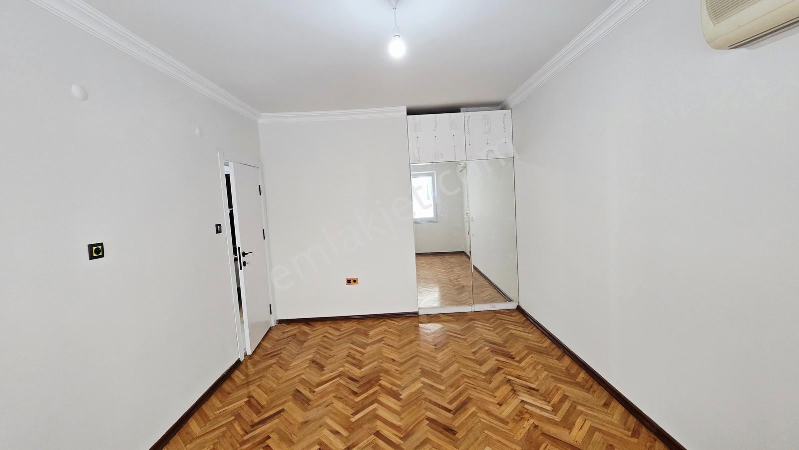 Güllük Cad Üstü, Denize Yürme Mesafe,tadilatlı 3+1 Satılık - Görsel 5