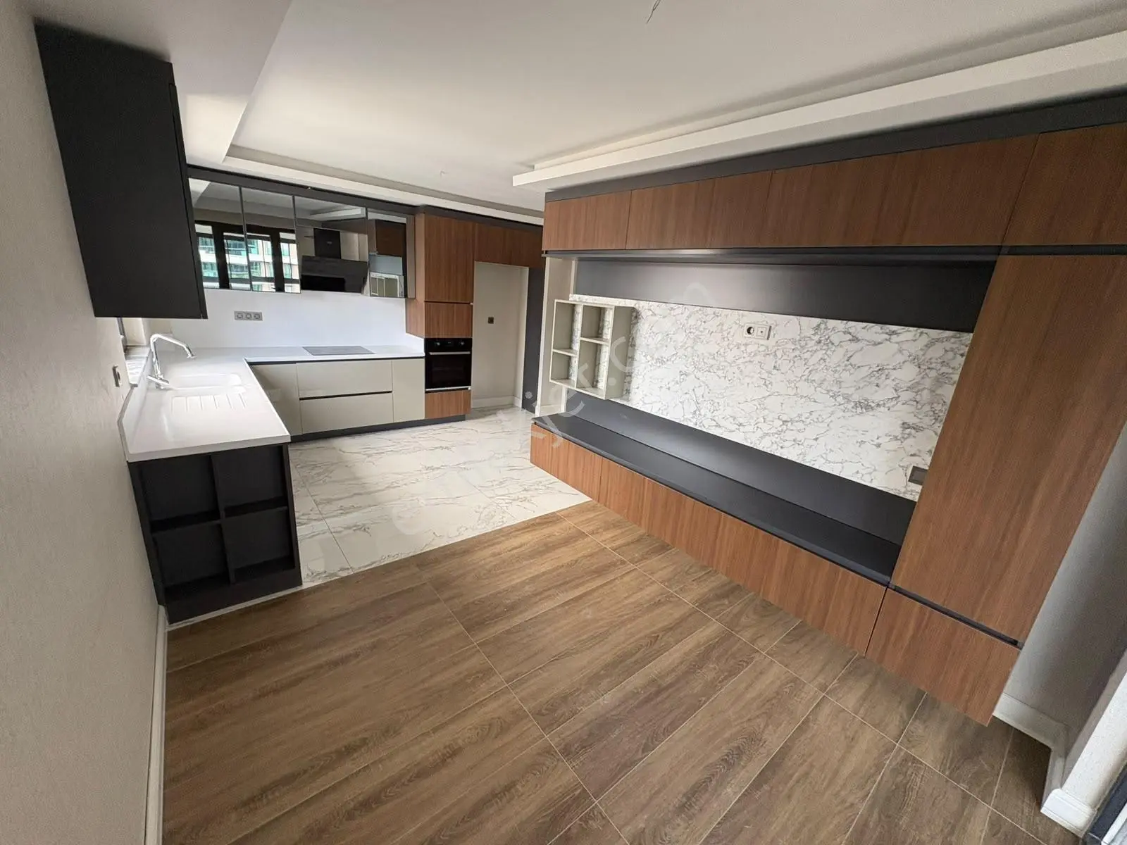 Ovacık' Ta 4+1 Ultra Lüks Kiralık Daire Güvenlıklı Sitede