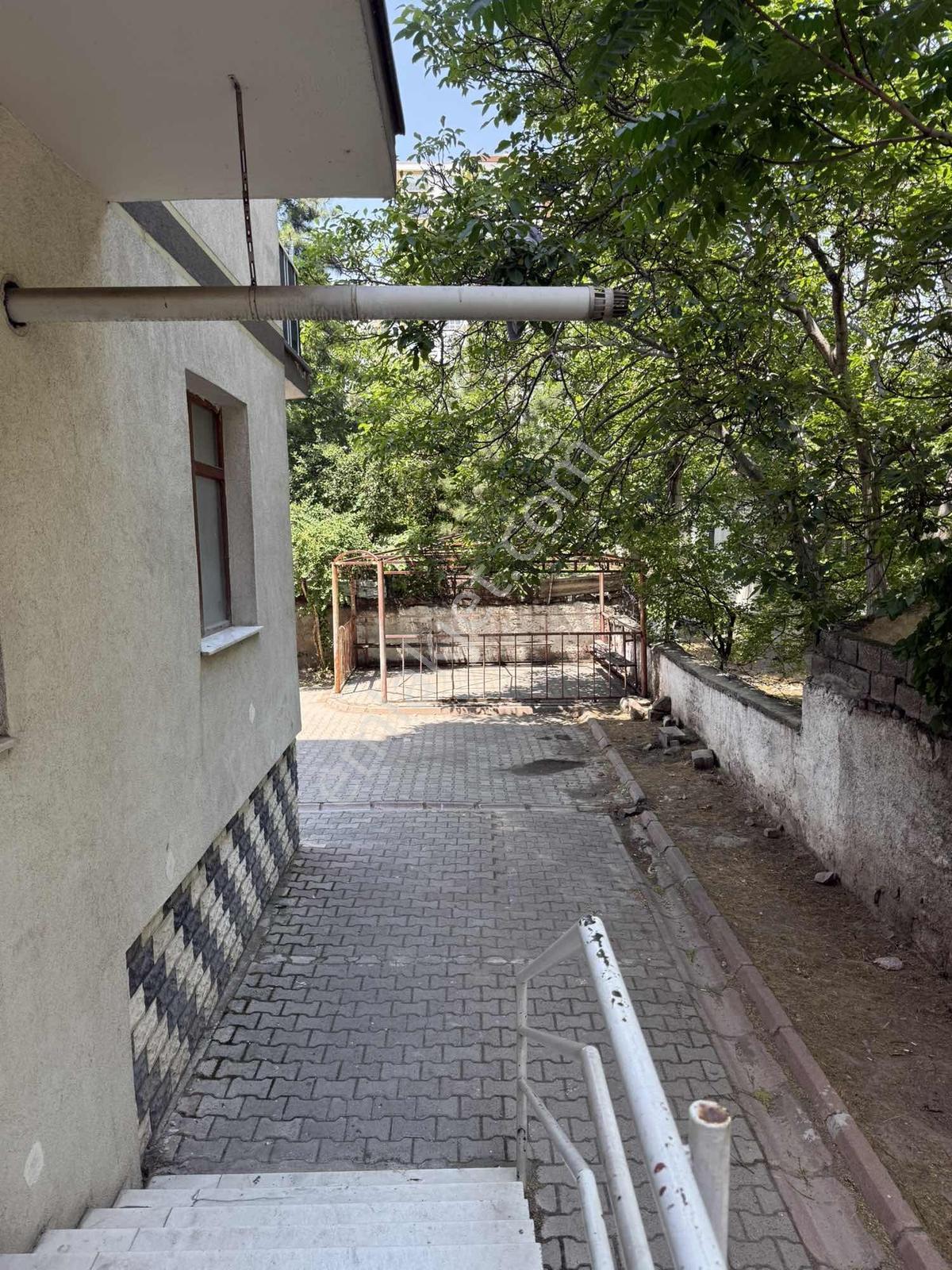 Fetanet Emlaktan Esenyurtta Kombili Asansörlü 3+1 Odalı Ara Kat - Görsel 3