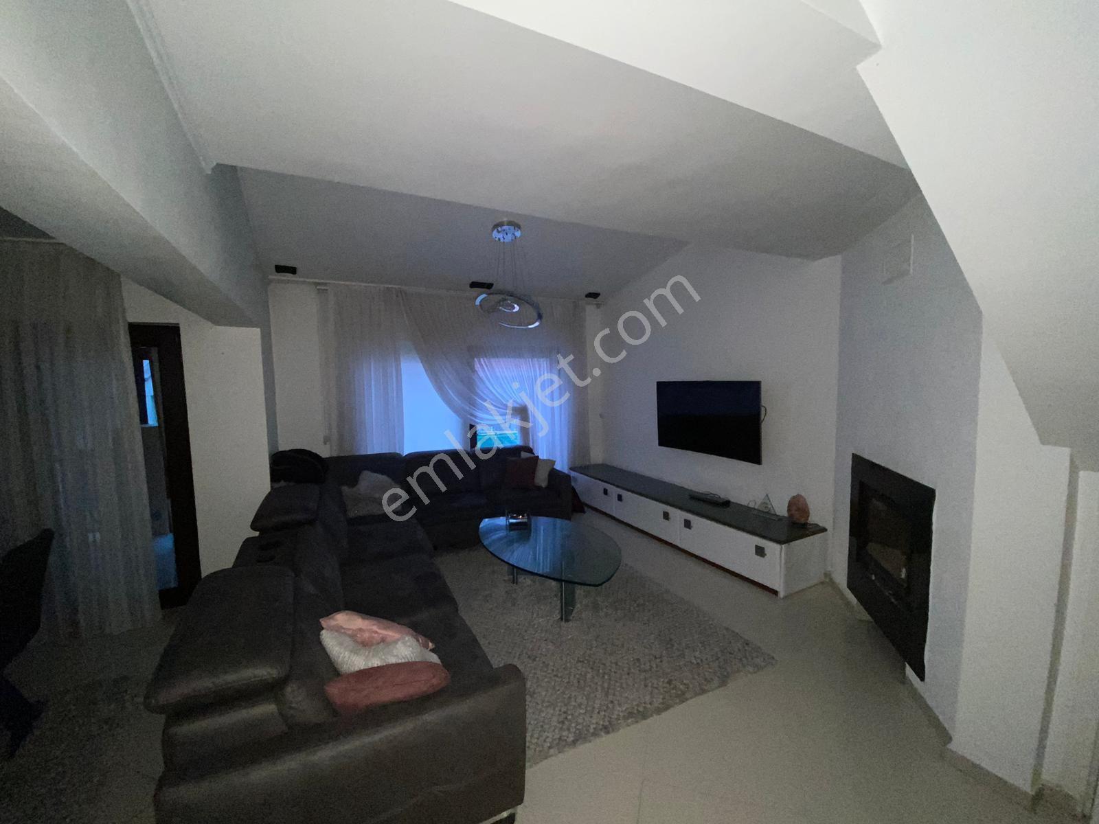 Göztepe Mah. Oluşum Sitesinde Yerden Isıtma Ebeveyn Banyolu Satılık 4+1 Villa - Görsel 14