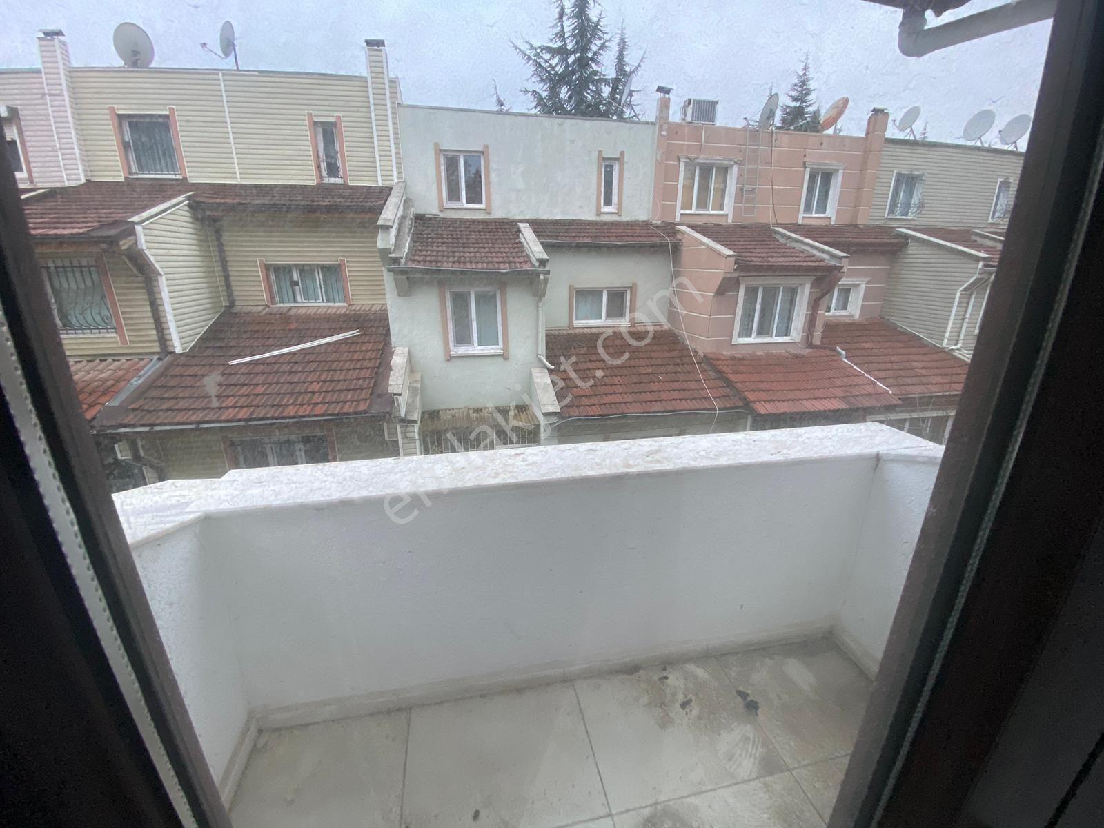 Göztepe Mah. Oluşum Sitesinde Yerden Isıtma Ebeveyn Banyolu Satılık 4+1 Villa - Görsel 18