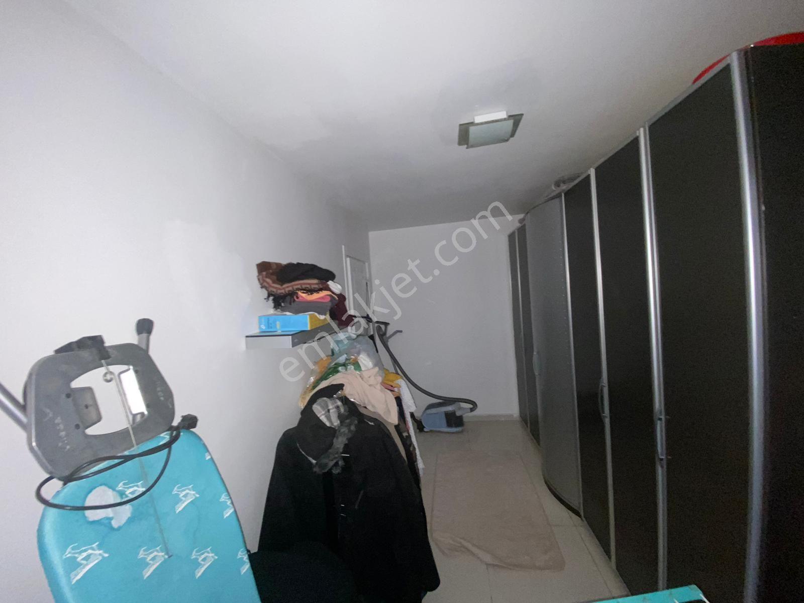 Göztepe Mah. Oluşum Sitesinde Yerden Isıtma Ebeveyn Banyolu Satılık 4+1 Villa - Görsel 17