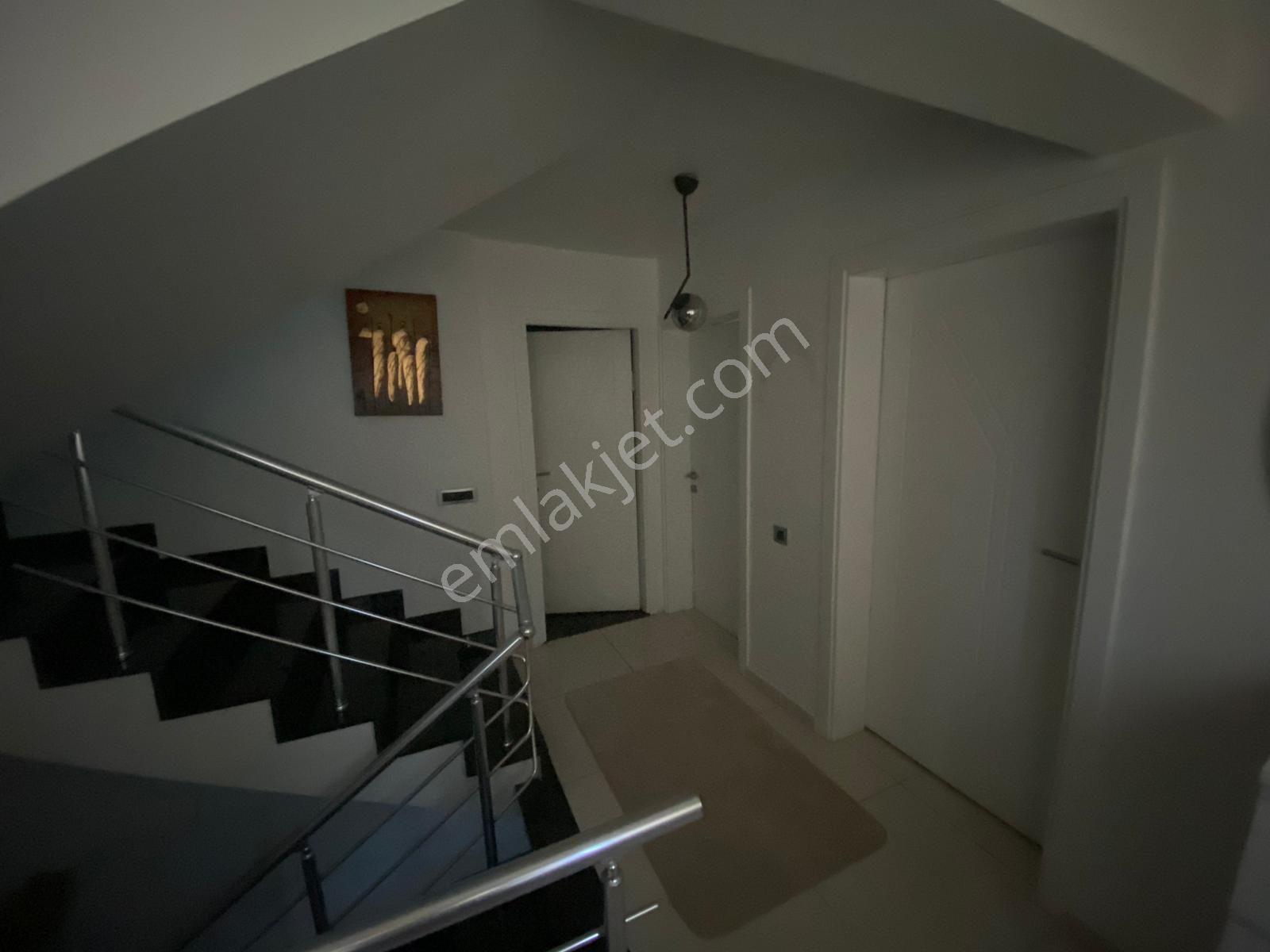 Göztepe Mah. Oluşum Sitesinde Yerden Isıtma Ebeveyn Banyolu Satılık 4+1 Villa - Görsel 20