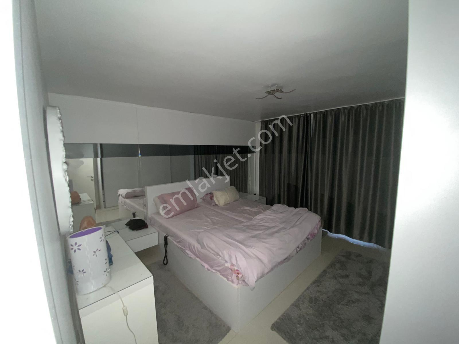 Göztepe Mah. Oluşum Sitesinde Yerden Isıtma Ebeveyn Banyolu Satılık 4+1 Villa - Görsel 25