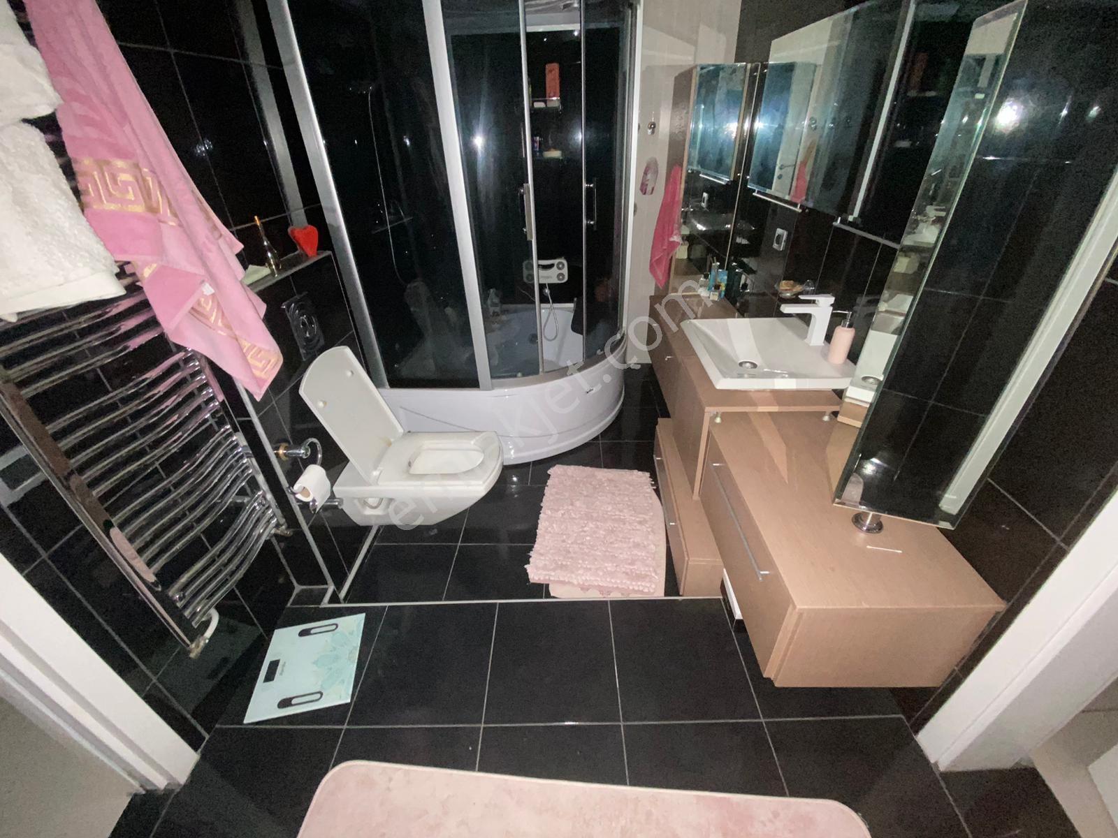 Göztepe Mah. Oluşum Sitesinde Yerden Isıtma Ebeveyn Banyolu Satılık 4+1 Villa - Görsel 28