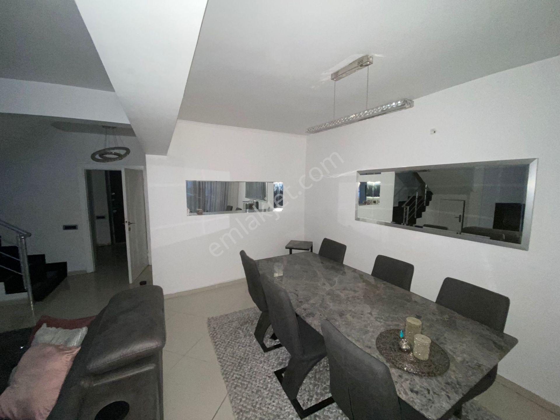 Göztepe Mah. Oluşum Sitesinde Yerden Isıtma Ebeveyn Banyolu Satılık 4+1 Villa - Görsel 10