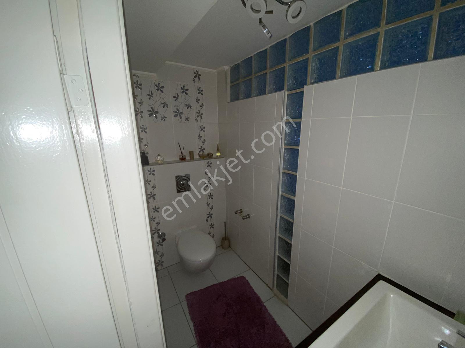 Göztepe Mah. Oluşum Sitesinde Yerden Isıtma Ebeveyn Banyolu Satılık 4+1 Villa - Görsel 8