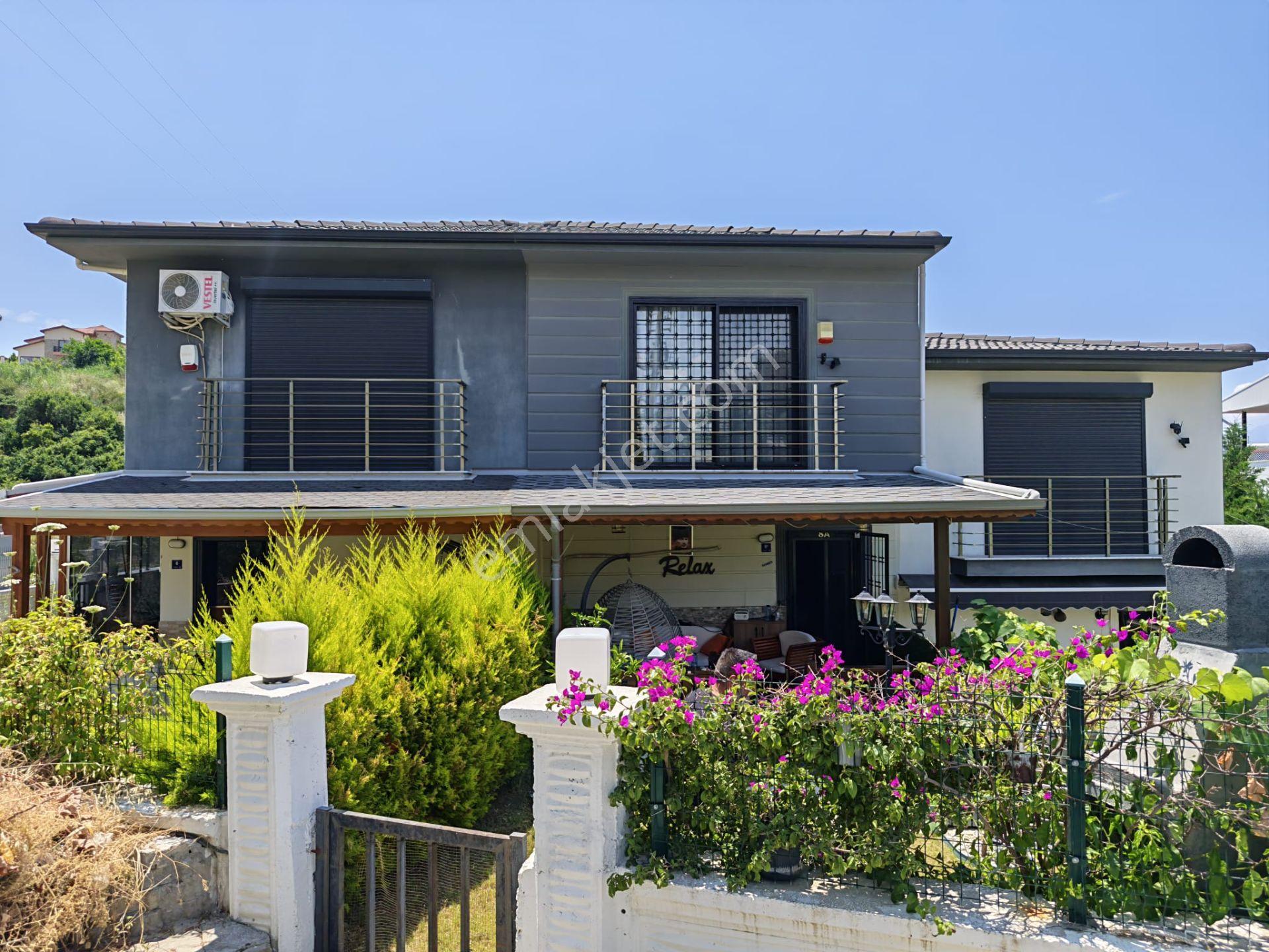 Kuşadası Soğucakta Çok Bakımlı Villa