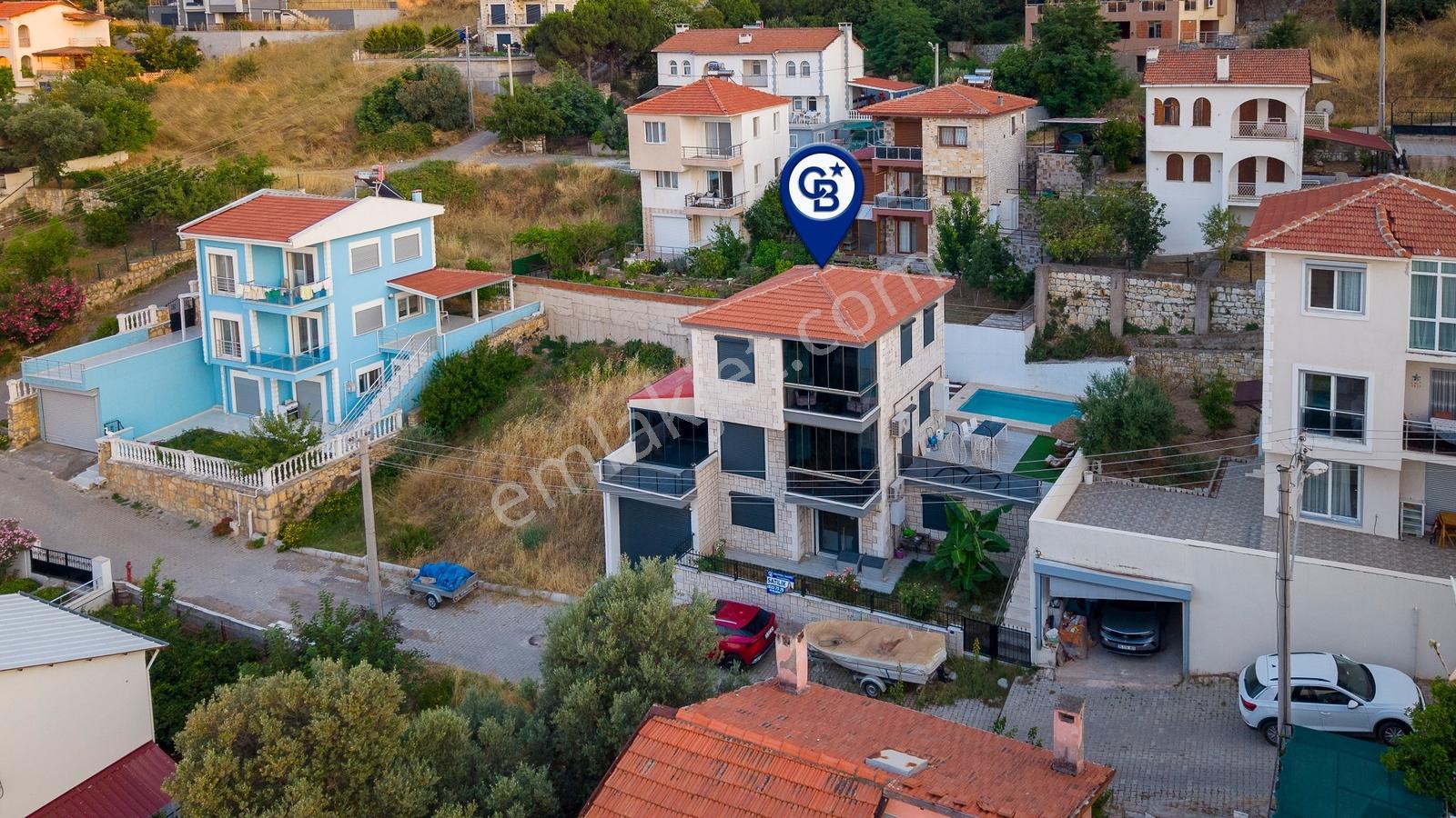 Yenifoça Donatkent Mevkiinde Satılık 3+2 Havuzlu Tripleks Villa - Görsel 35