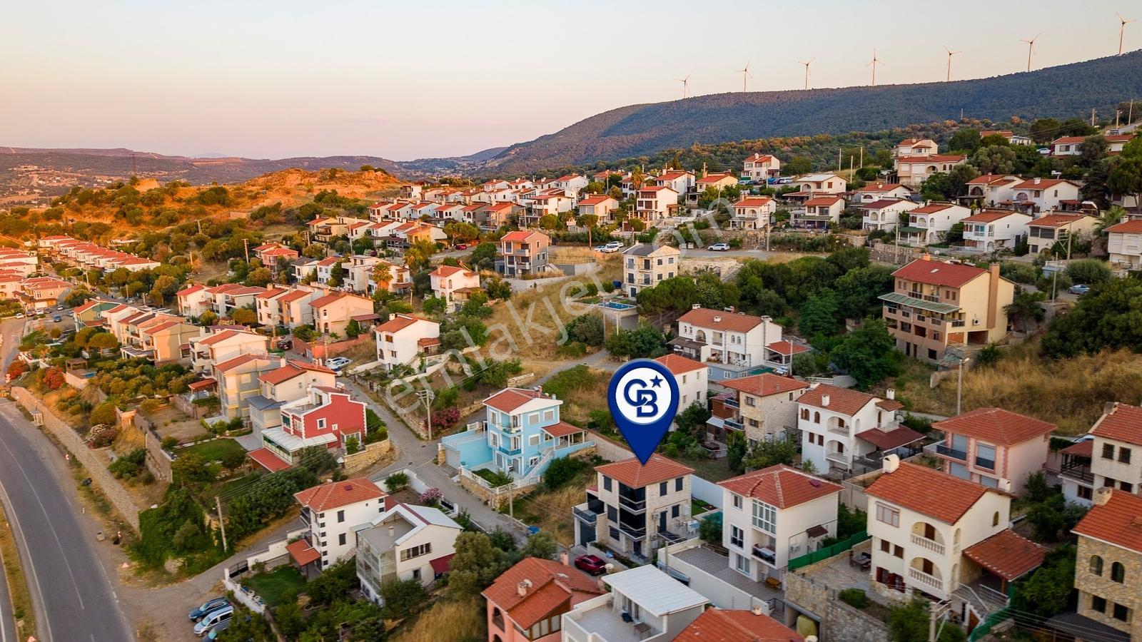 Yenifoça Donatkent Mevkiinde Satılık 3+2 Havuzlu Tripleks Villa - Görsel 11