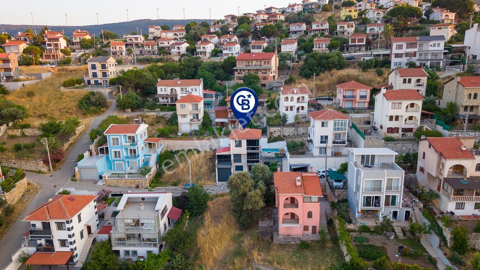 Yenifoça Donatkent Mevkiinde Satılık 3+2 Havuzlu Tripleks Villa - Görsel 18