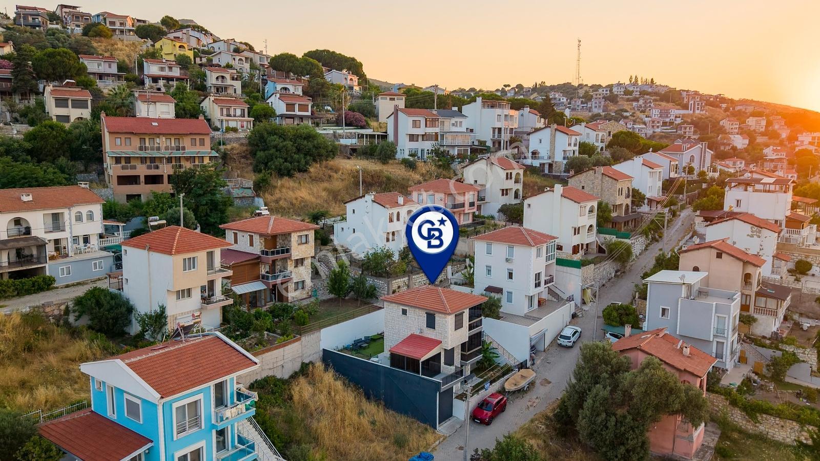 Yenifoça Donatkent Mevkiinde Satılık 3+2 Havuzlu Tripleks Villa - Görsel 17