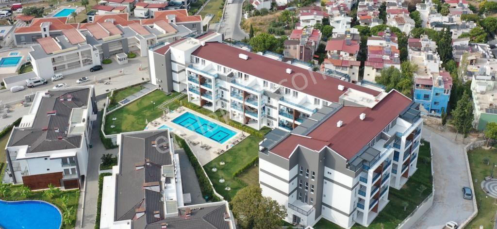 Kadınlar Denizi'nde Havuzlu Sitede Bahçe Katı 1+1