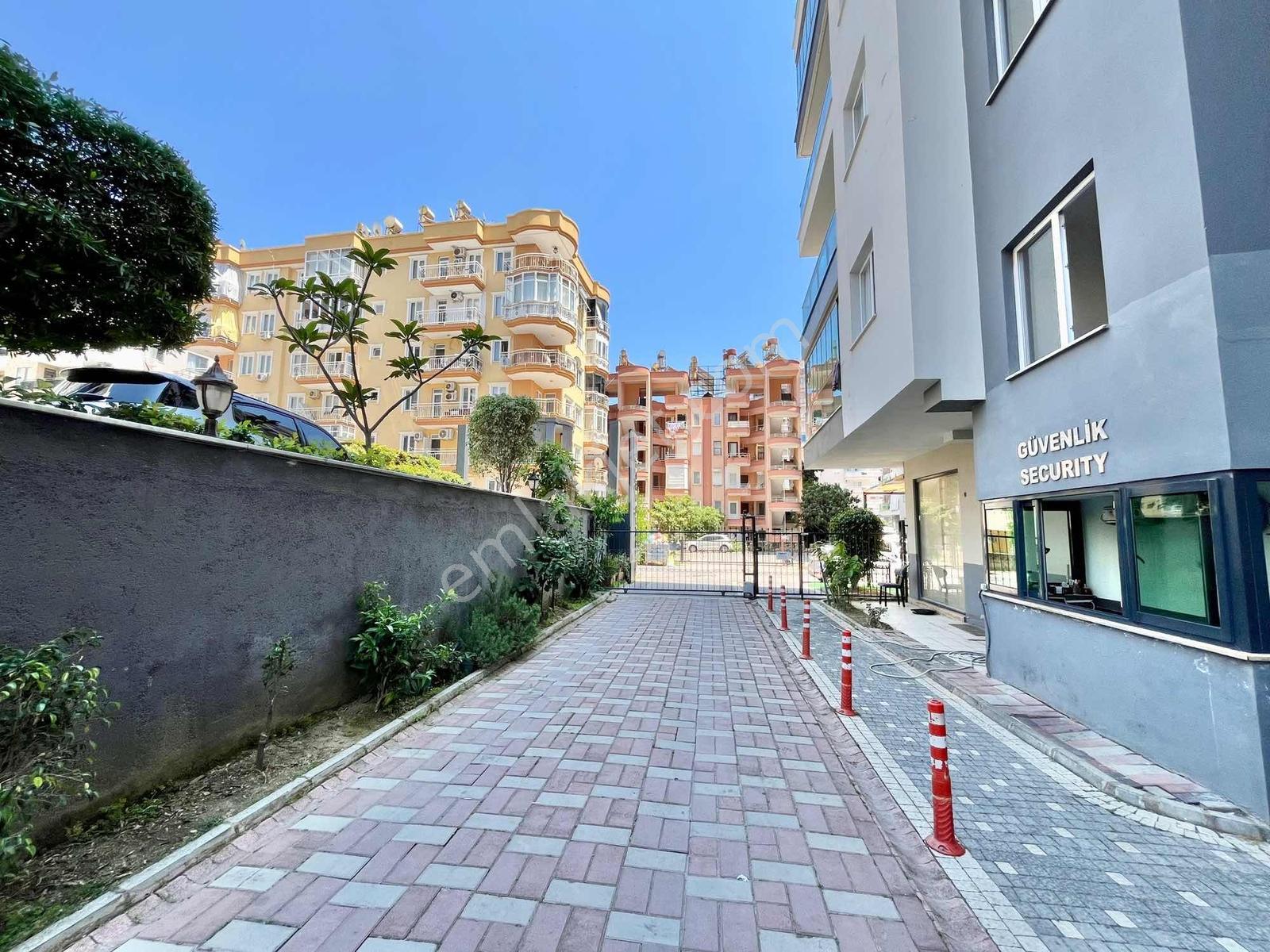 Alanya Mahmutlarda Satılık Lüx Eşyalı 2+1 Ayrı Mutfak Daire - Görsel 12