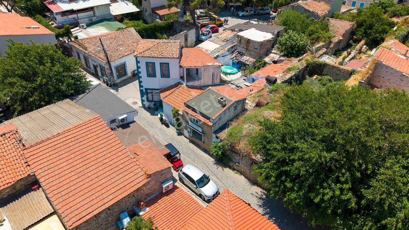 Yenifoça'nın En İşlek Caddesinde Dükkan - Görsel 11