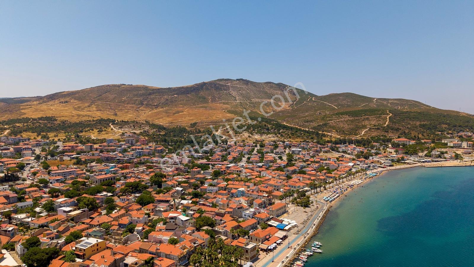 Yenifoça'nın En İşlek Caddesinde Dükkan - Görsel 8