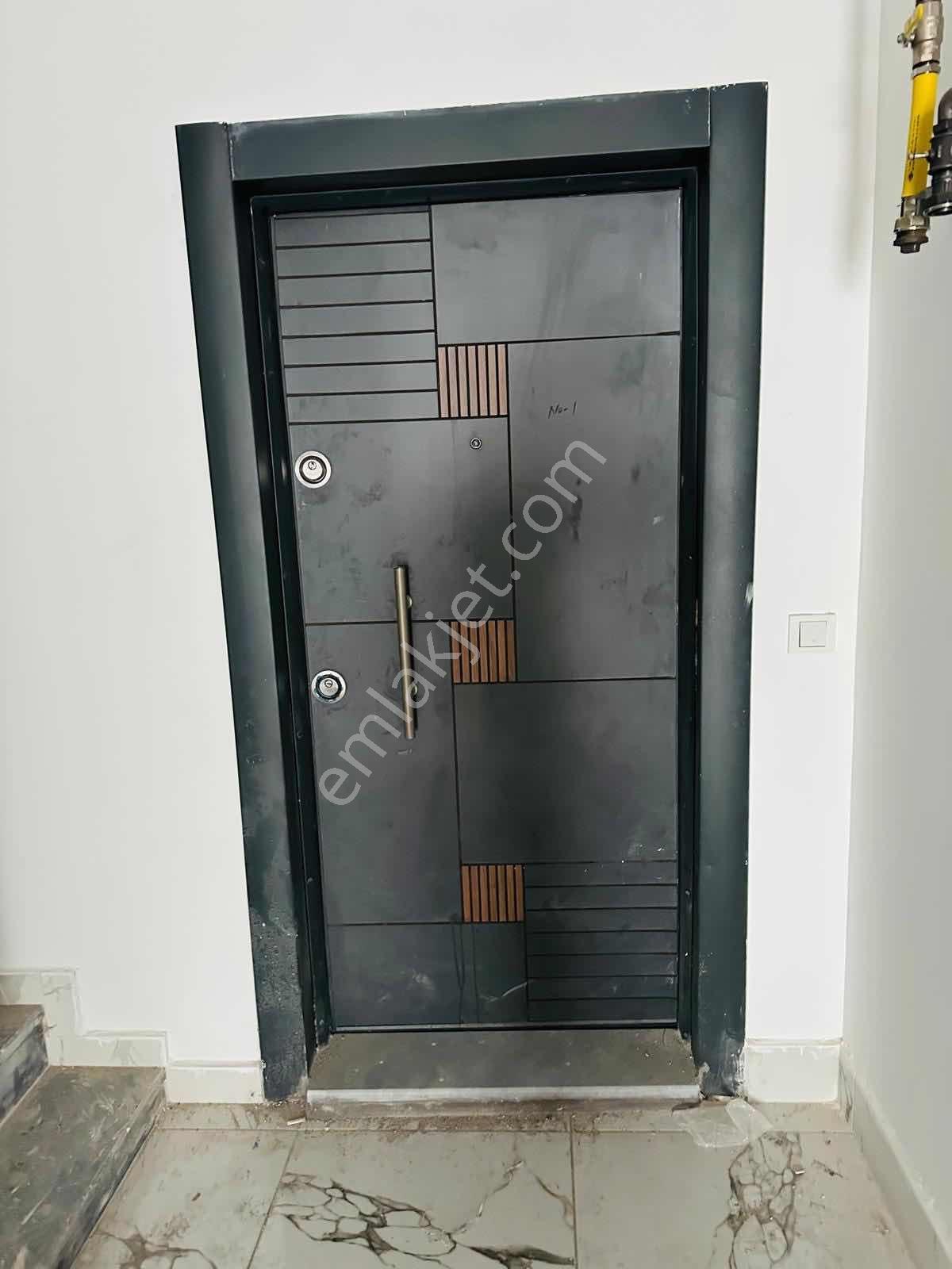 Özgüvenden'den Gazi Cad Civarı Çarşı Merkezde Kiralık 1+1 - Görsel 5