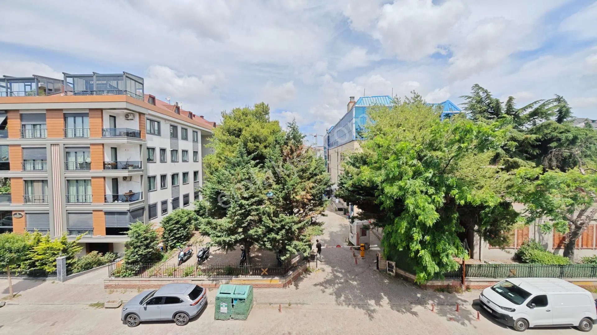 Bahçelievlerde 0 Binada 110 M2 3+1 Ebeveyn Banyolu Daire