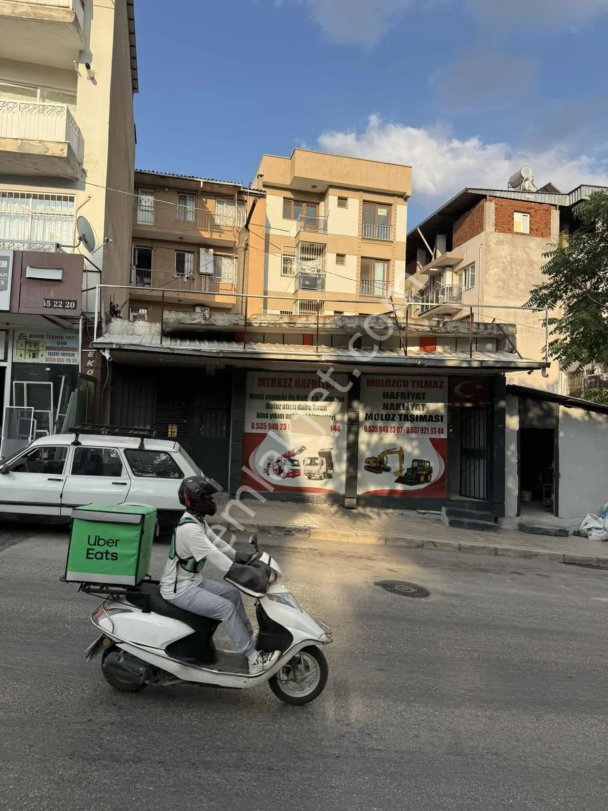 Bahçem Cafe Karşısında 168 M2 4 Kat İmarlı Satılık Ev