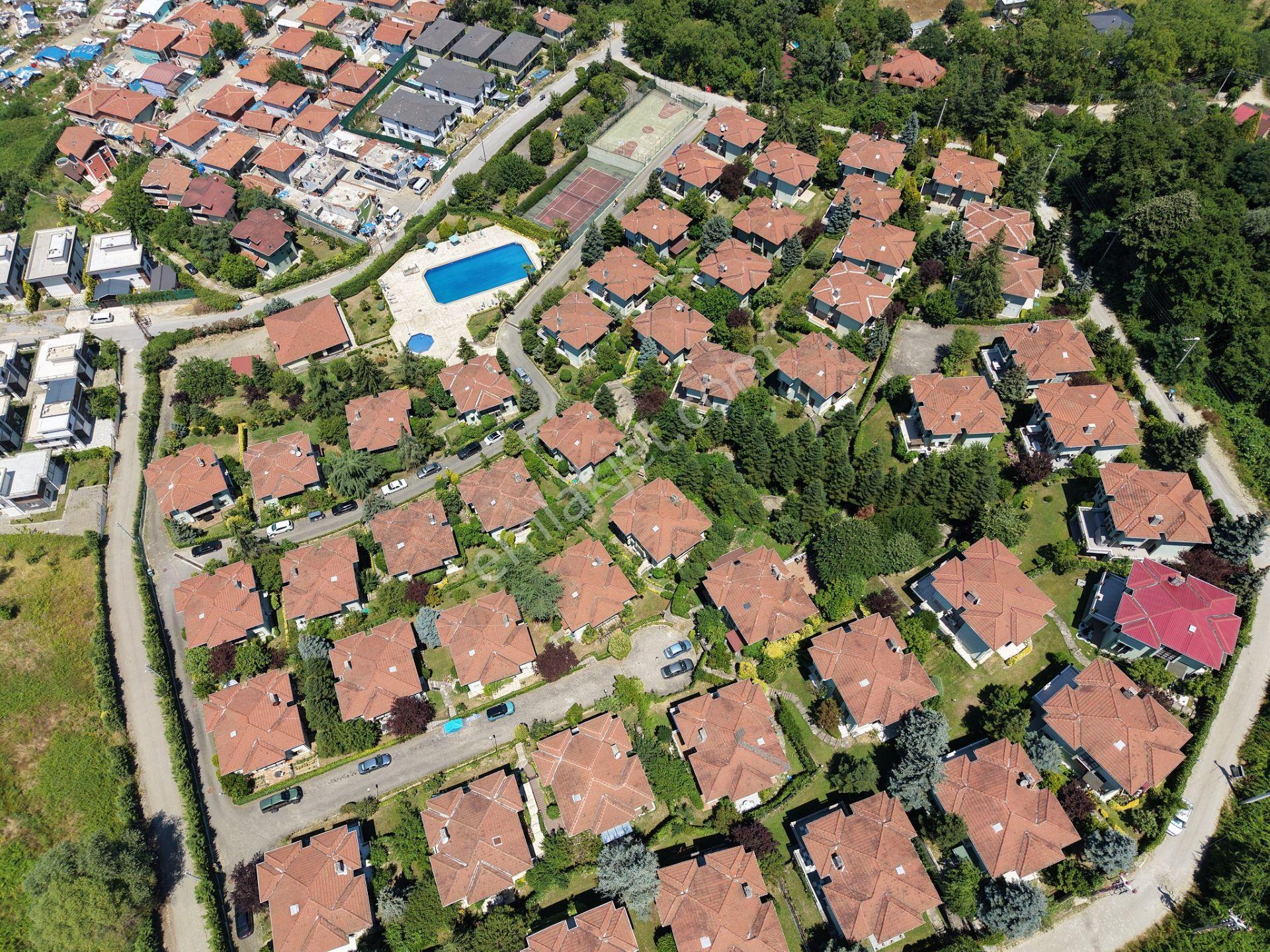 Sapanca'da Sosyal Tesisli Sitede Satılık Müstakil Villa.. - Görsel 2