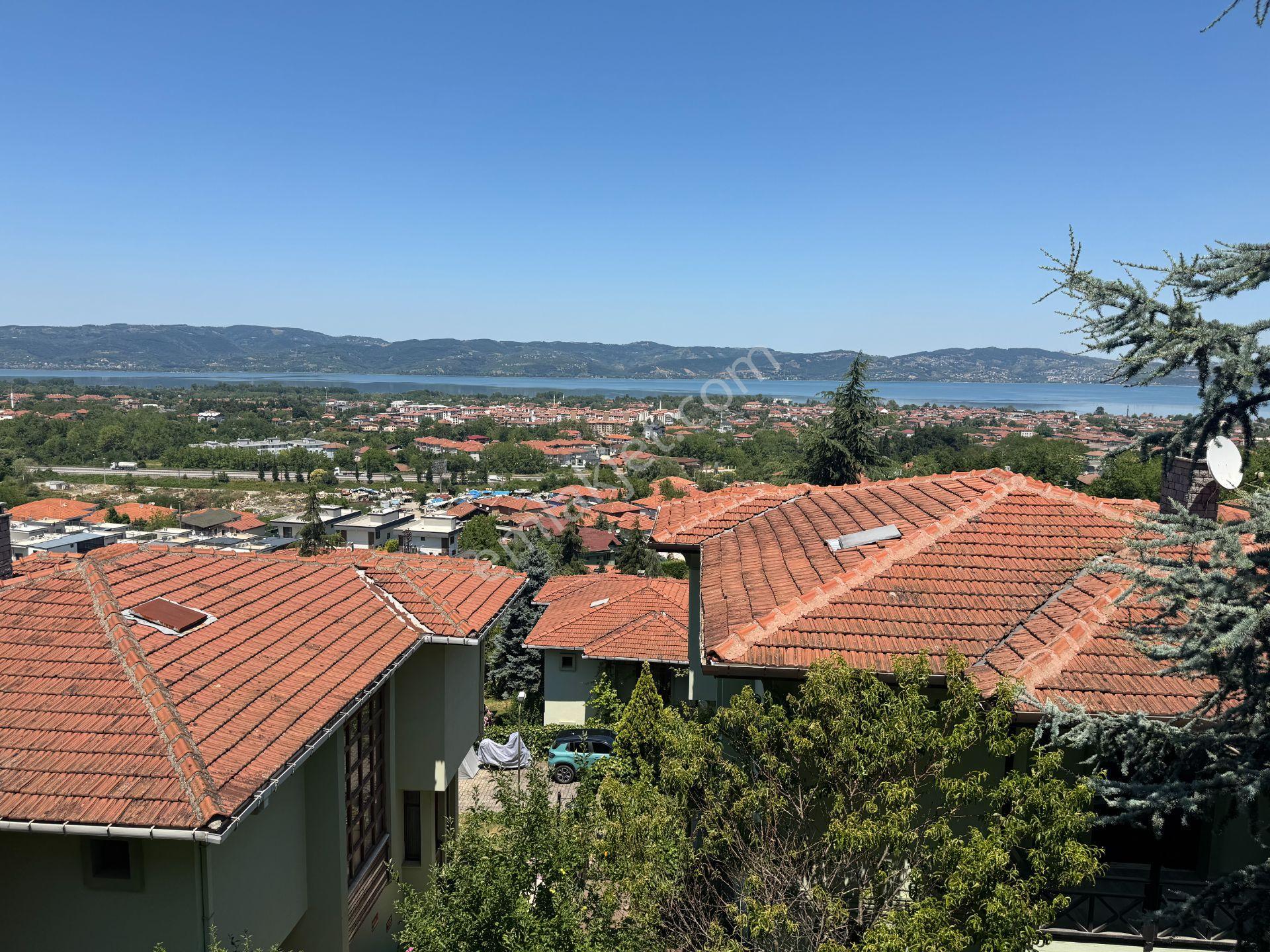 Sapanca'da Sosyal Tesisli Sitede Satılık Müstakil Villa.. - Görsel 6