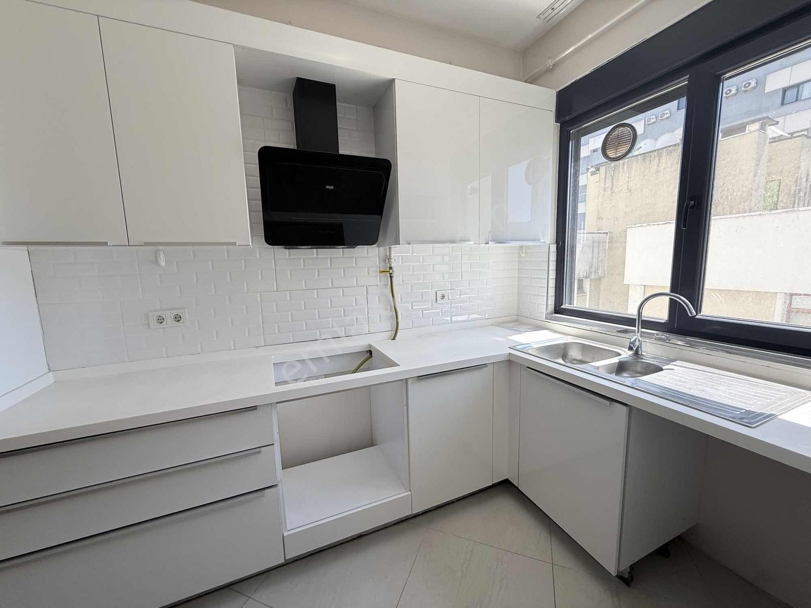 Suadiye Kaptan Arif Sokakta E.banyolu 3+1 135 M² - Görsel 29