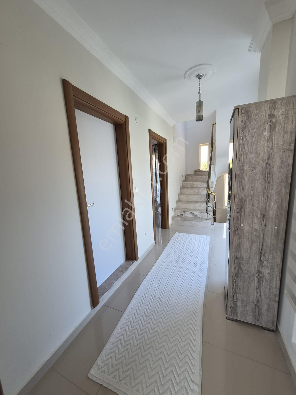 Altınkum'da Denize 500 Metre, Müstakil Havuzlu, Otoparklı Villa - Görsel 9