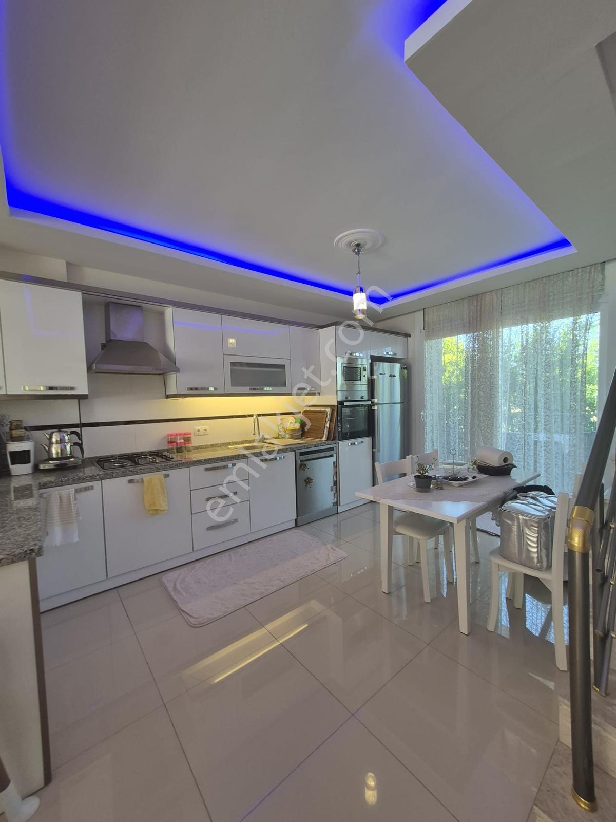 Altınkum'da Denize 500 Metre, Müstakil Havuzlu, Otoparklı Villa - Görsel 27