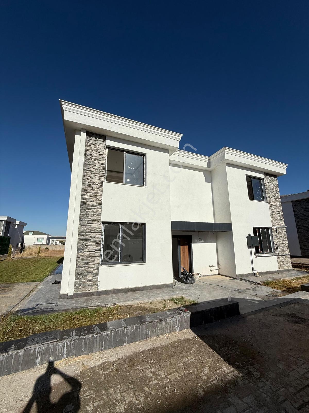 House in Yenişehir - Daha fazla