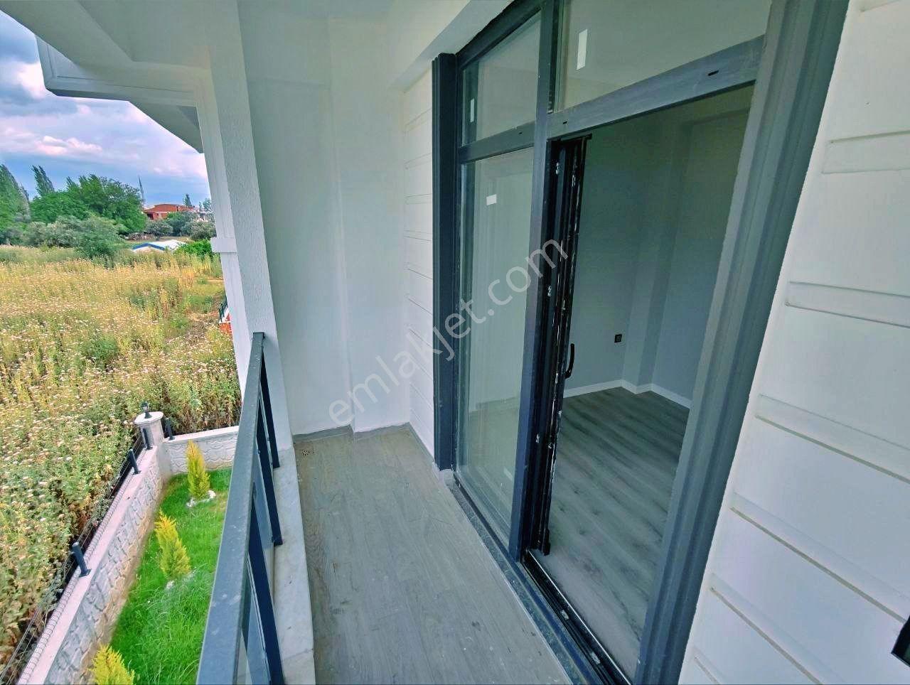 Uytundan Zeytinli'de Doğa Manzaralı Otoparklı 3+1 Lüks Villa - Görsel 22