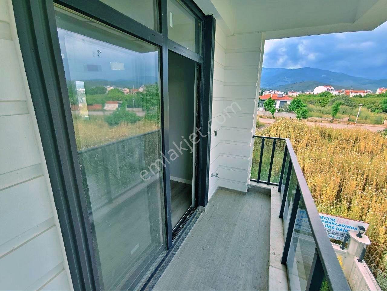 Uytundan Zeytinli'de Doğa Manzaralı Otoparklı 3+1 Lüks Villa - Görsel 27