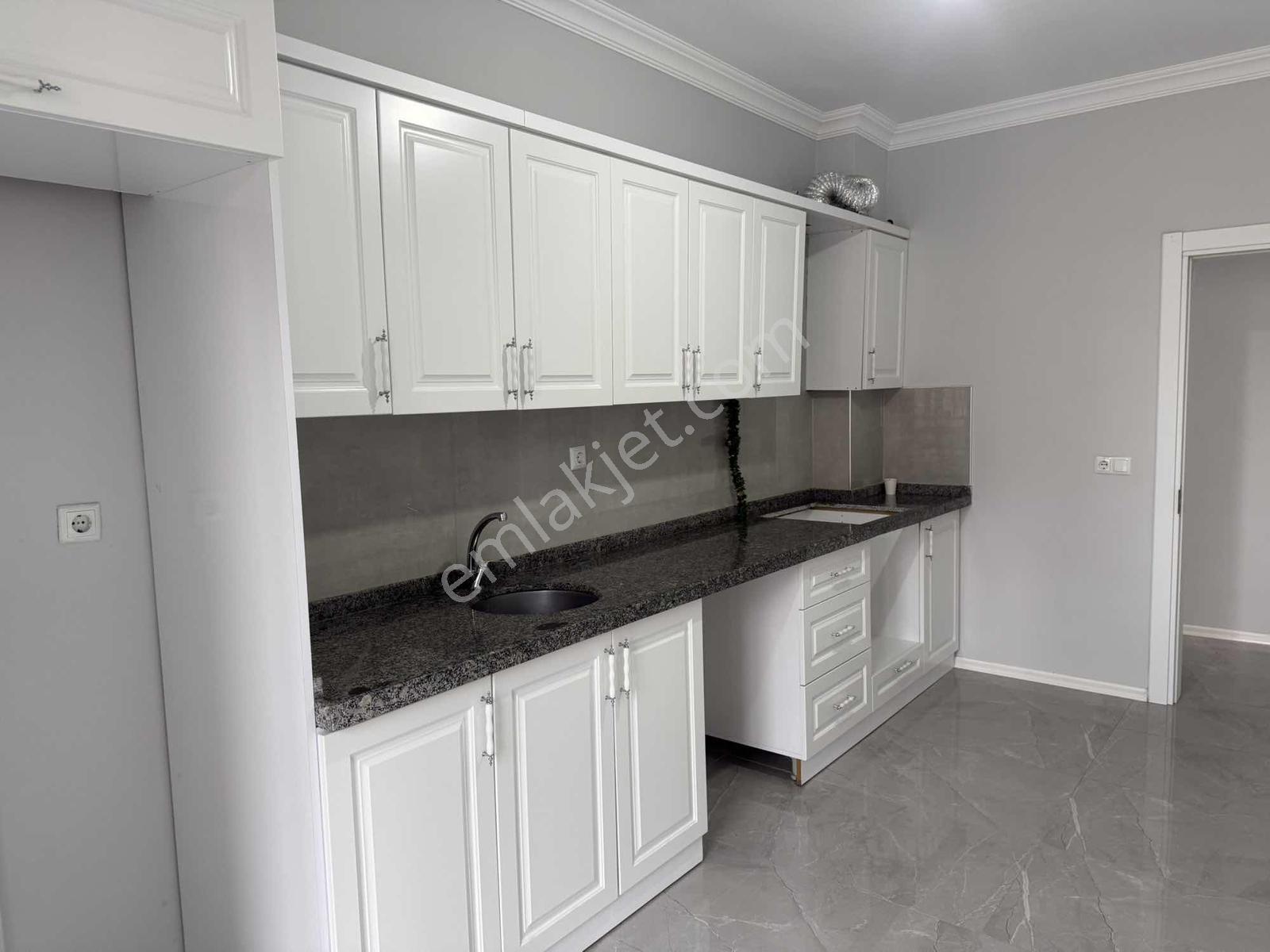 Yağmur Emlak'tan Harika Konum 3+1 Lüks Kiralık Daire