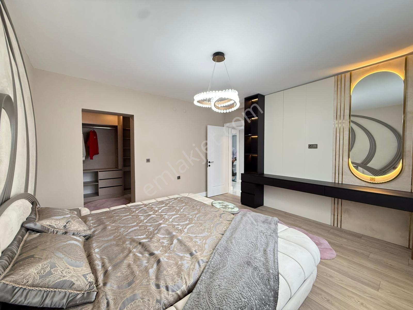 Lüks Yaşamın En Seçkin Örneği! Full Donanımlı Sitede 4+1 Daire - Görsel 34