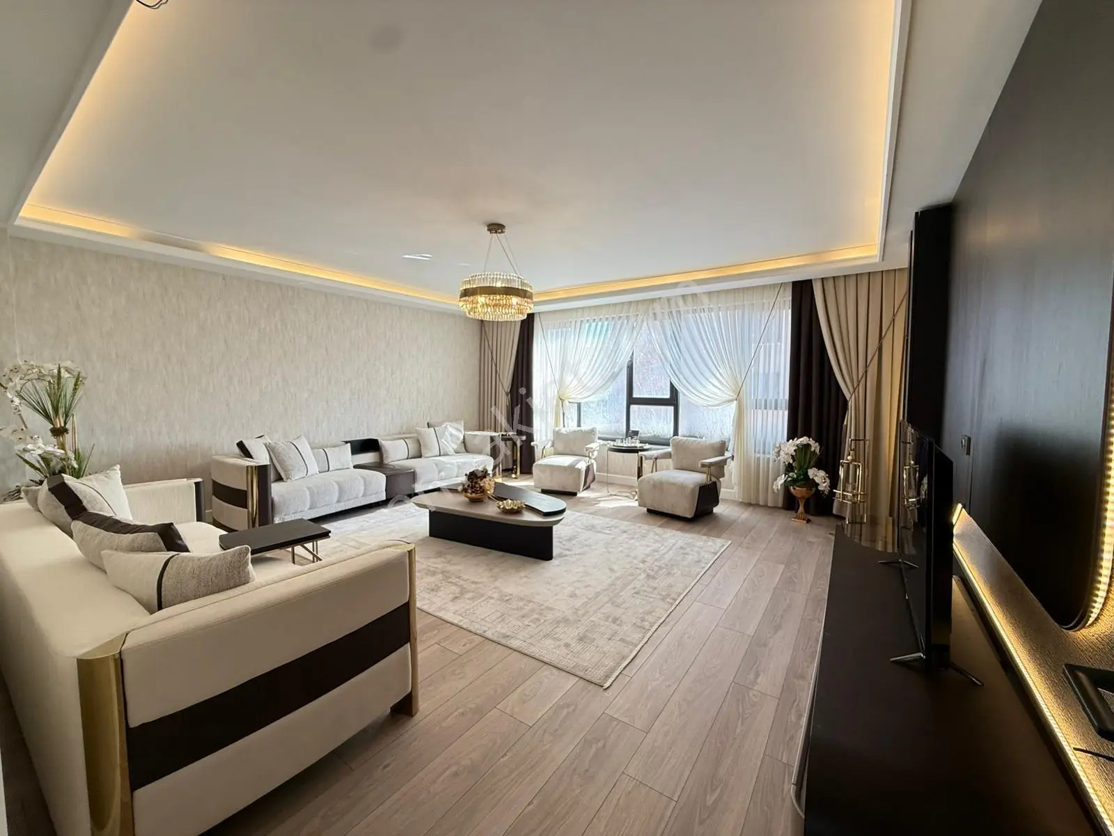Lüks Yaşamın En Seçkin Örneği! Full Donanımlı Sitede 4+1 Daire - Görsel 4