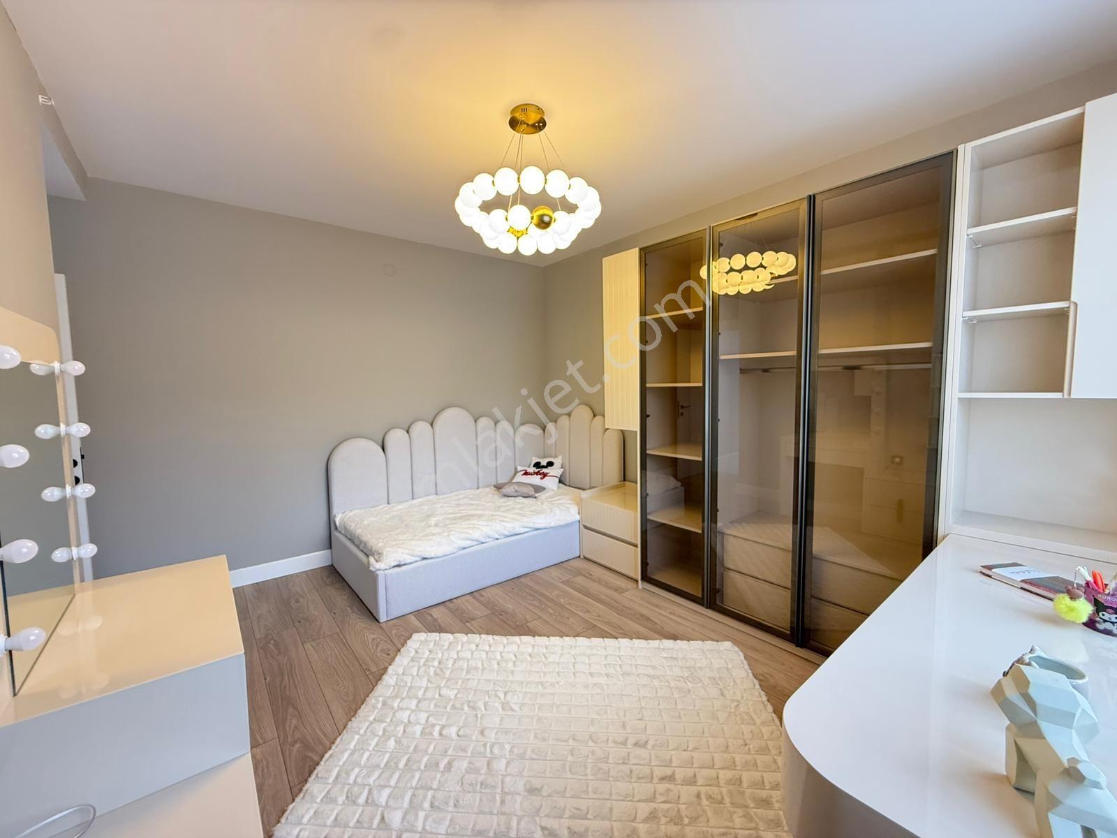 Lüks Yaşamın En Seçkin Örneği! Full Donanımlı Sitede 4+1 Daire - Görsel 15