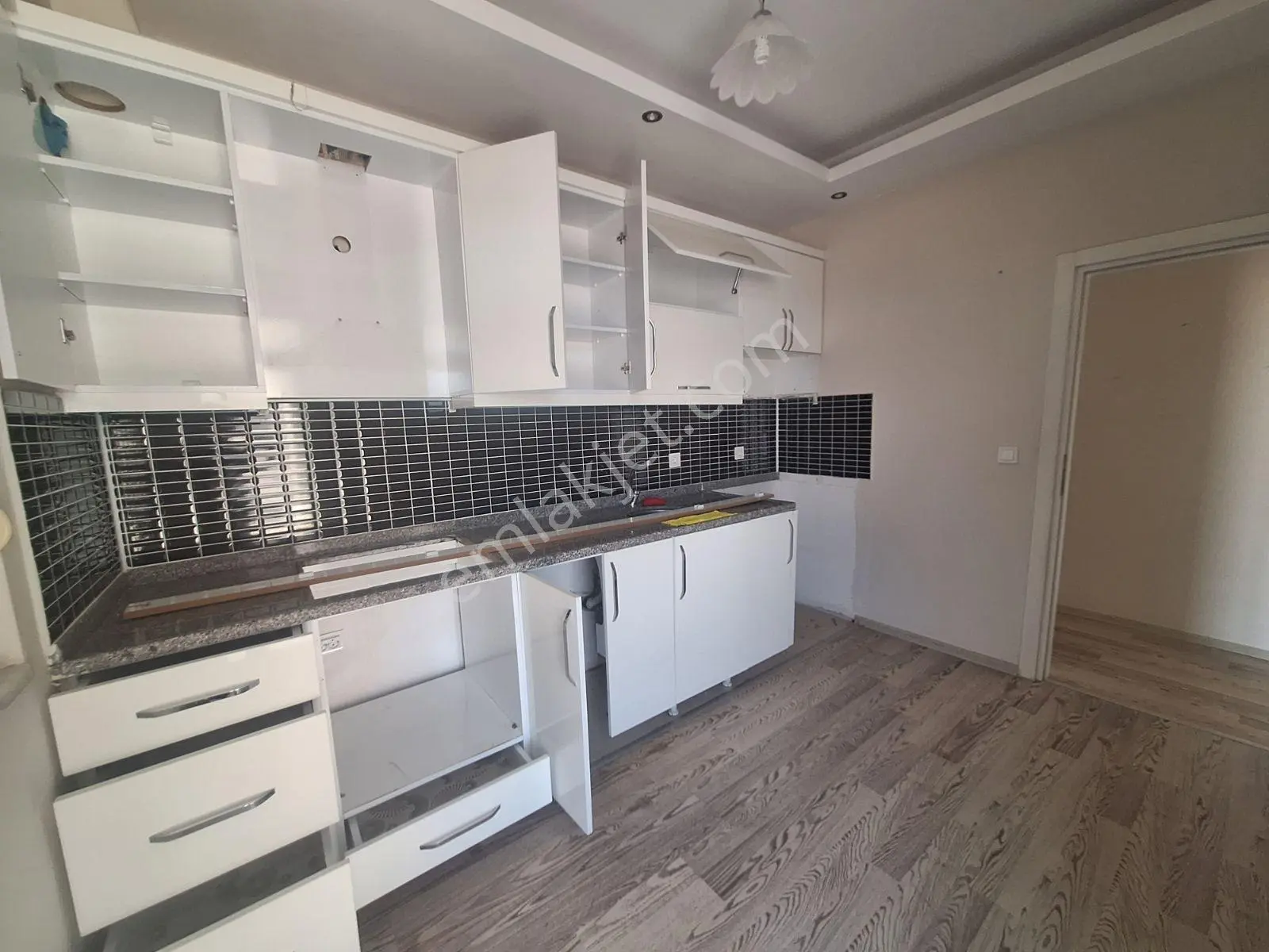 Manavgat Sarılar 2+1 Son Kat Kiralık Daire - Görsel 16