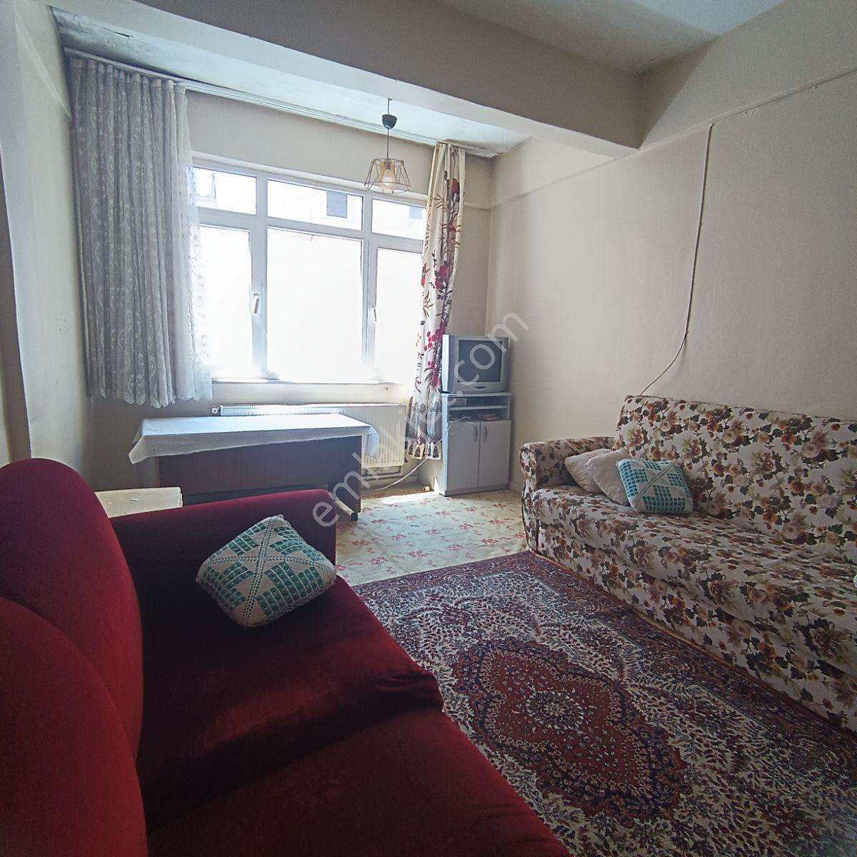 Kağıthane Merkez Mahallesi'nde Eşyalı 2+1 Kiralık Geniş Daire - Görsel 2