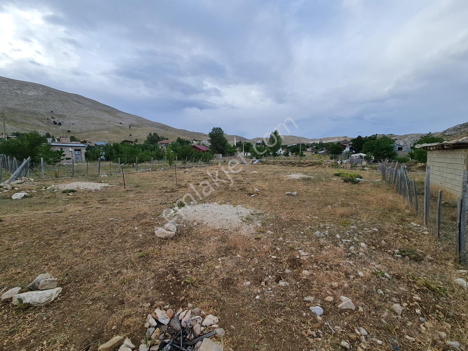 Feslikan Yaylasında Üç Yol Cepheli İmarlı Arsa