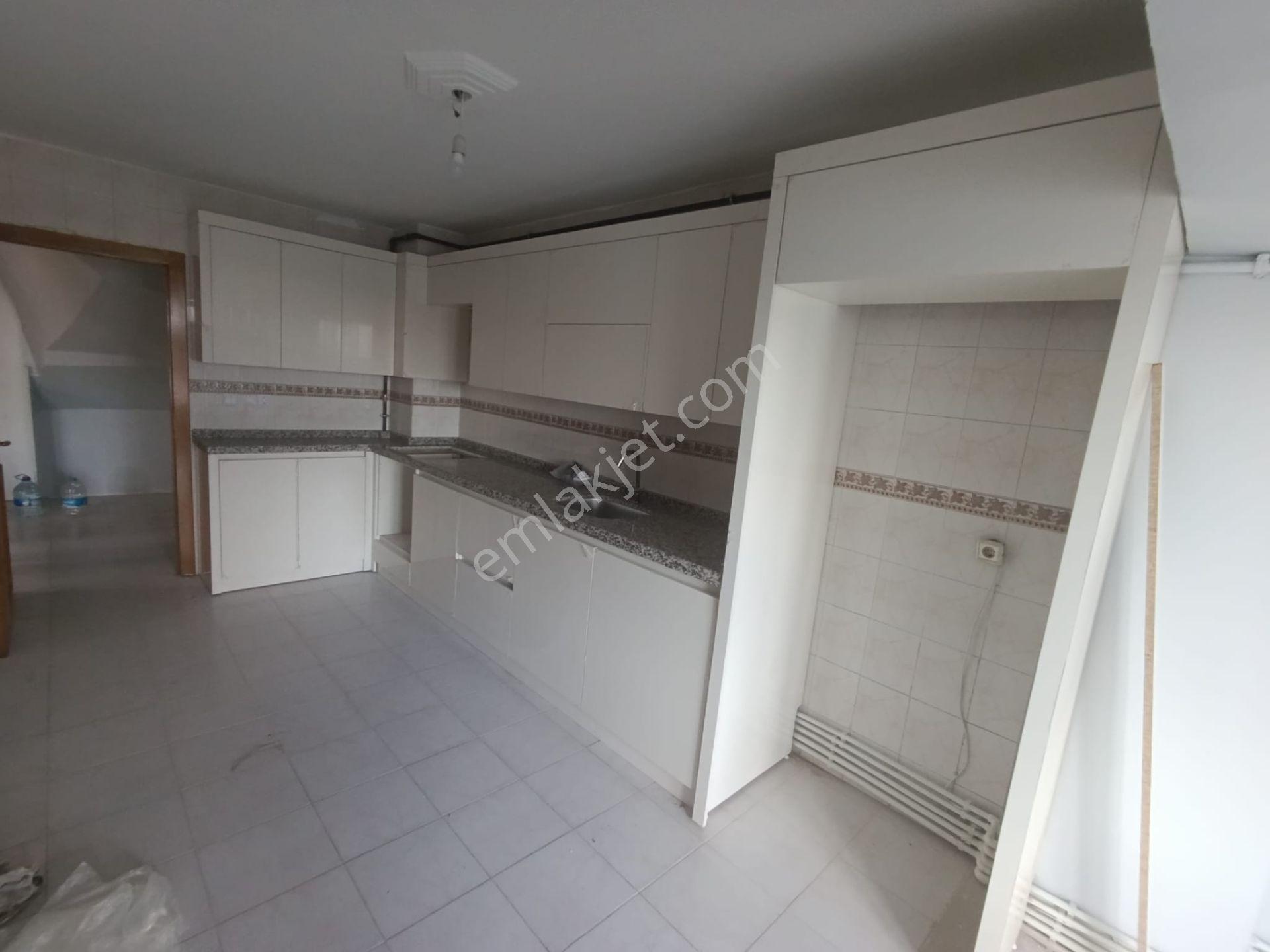 Etlik Şehir Hastanesi Yürüme Mesafesi 6+1 Bağımsız Boyalı Yapılı Teraslı Kiralık Daire - Görsel 27