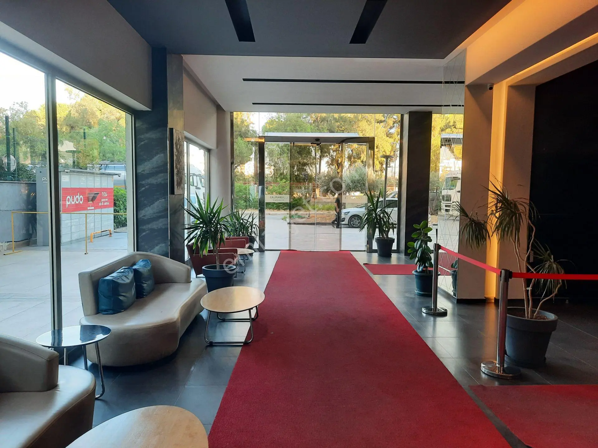 Avcılar Lobi Parlas Residence, Kapalı Havuz, Otopark, Eşyalı 1+1 - Görsel 2