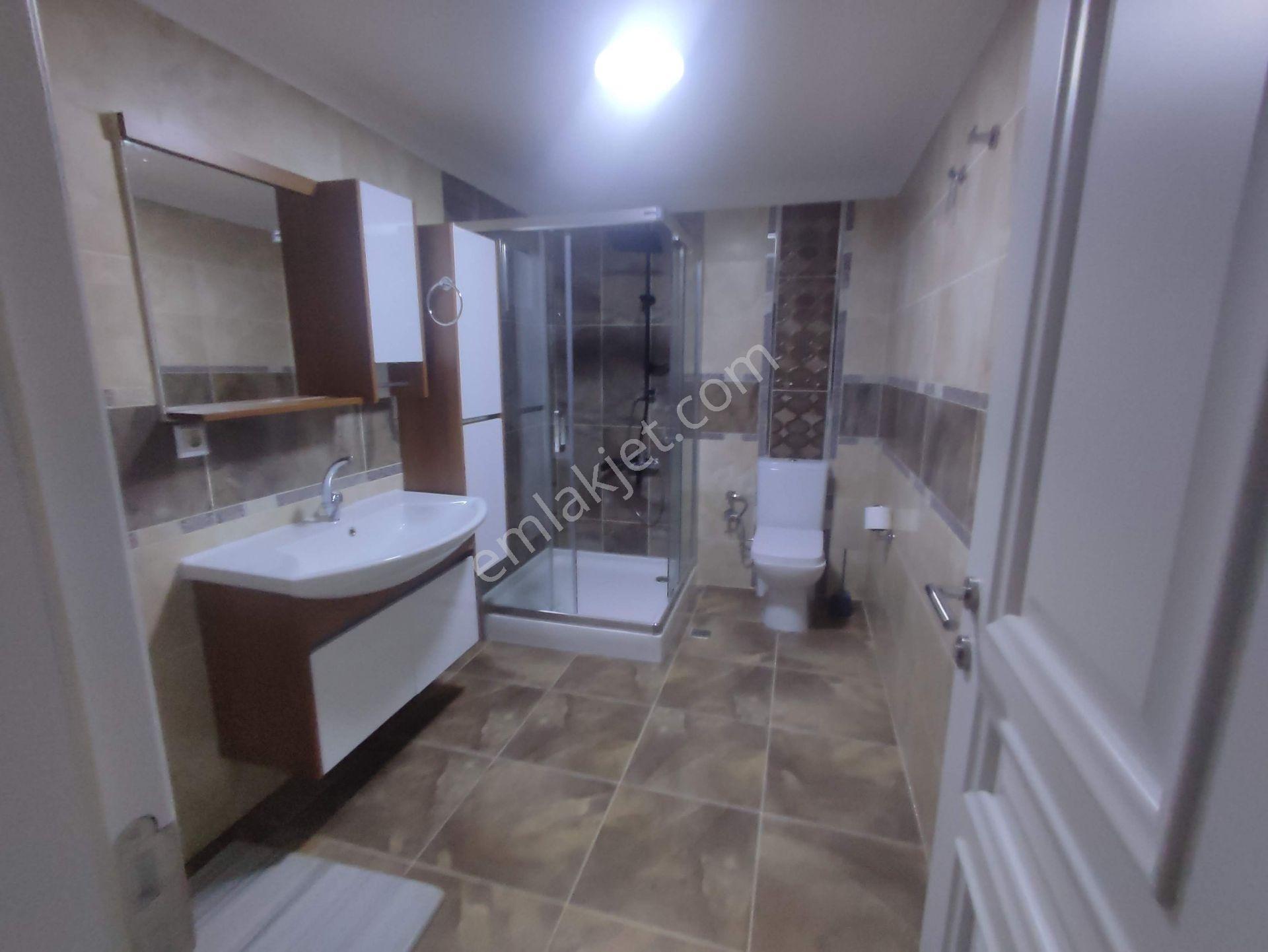 Çekmeköy Merkez De Altınkoza Evlerinde Kiralık 3+1 Daire - Görsel 22