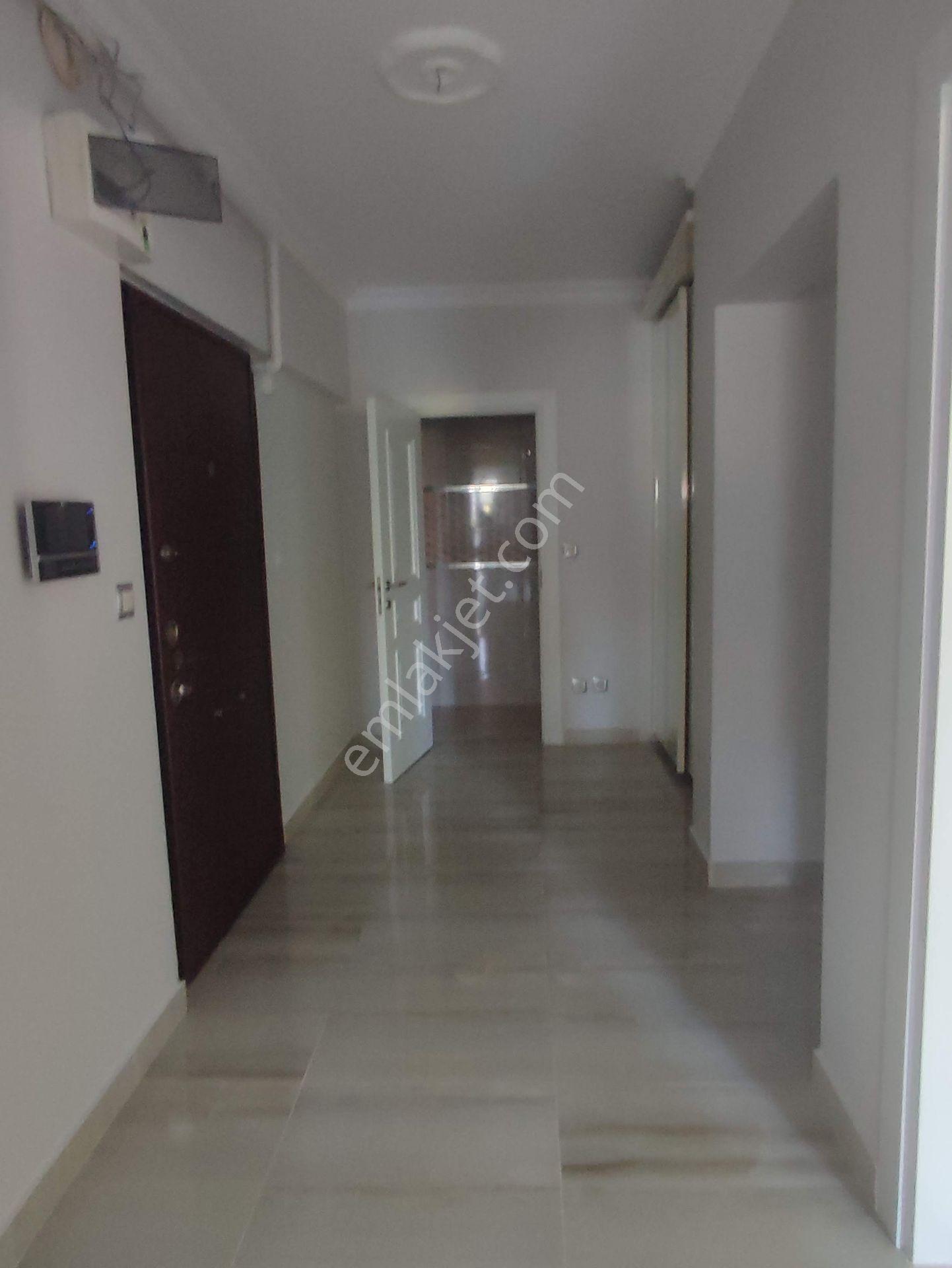 Çekmeköy Merkez De Altınkoza Evlerinde Kiralık 3+1 Daire - Görsel 6